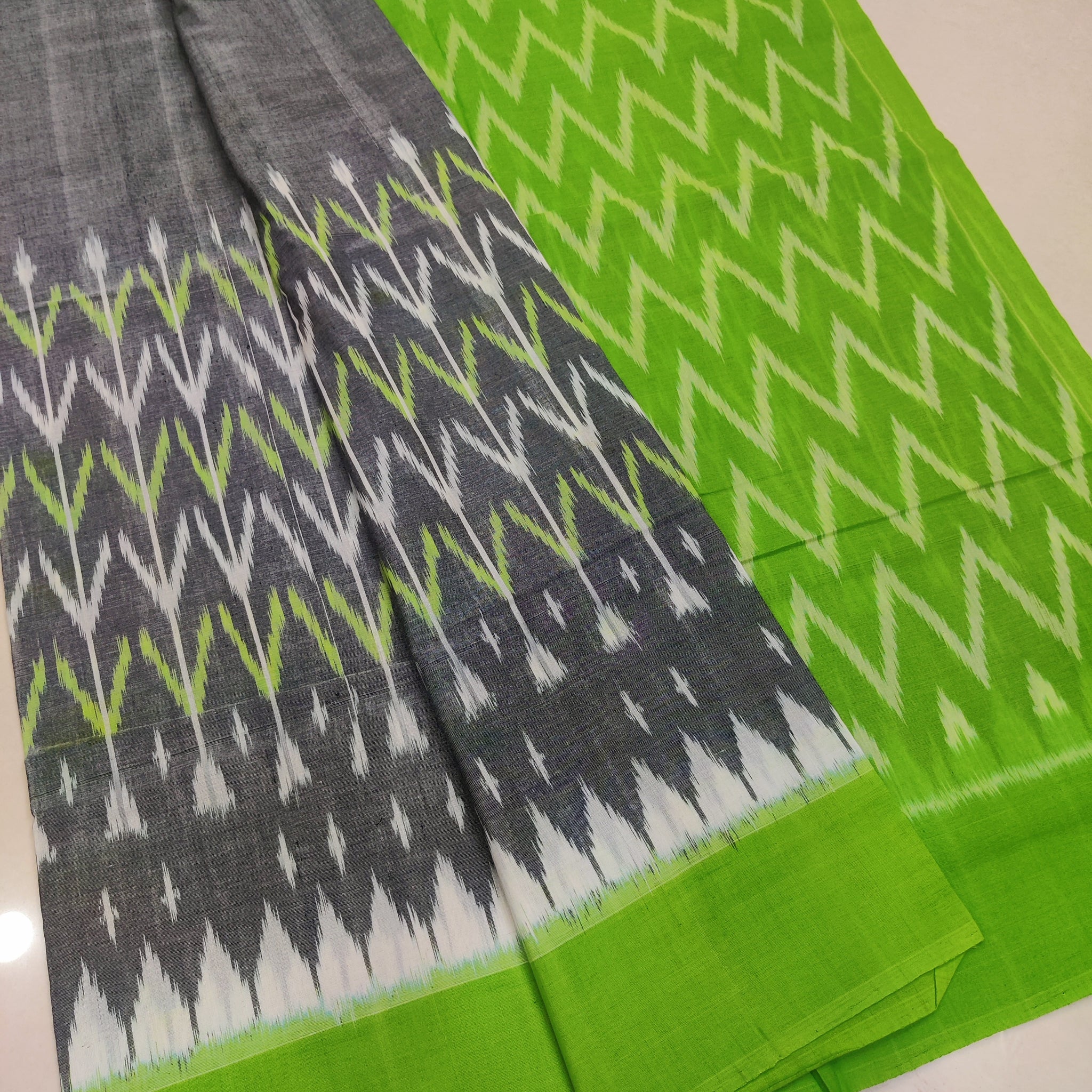 GREEN - MERCERISED PURE COTTON HANDLOOM POCHAMPALLY IKAT SAREE 90