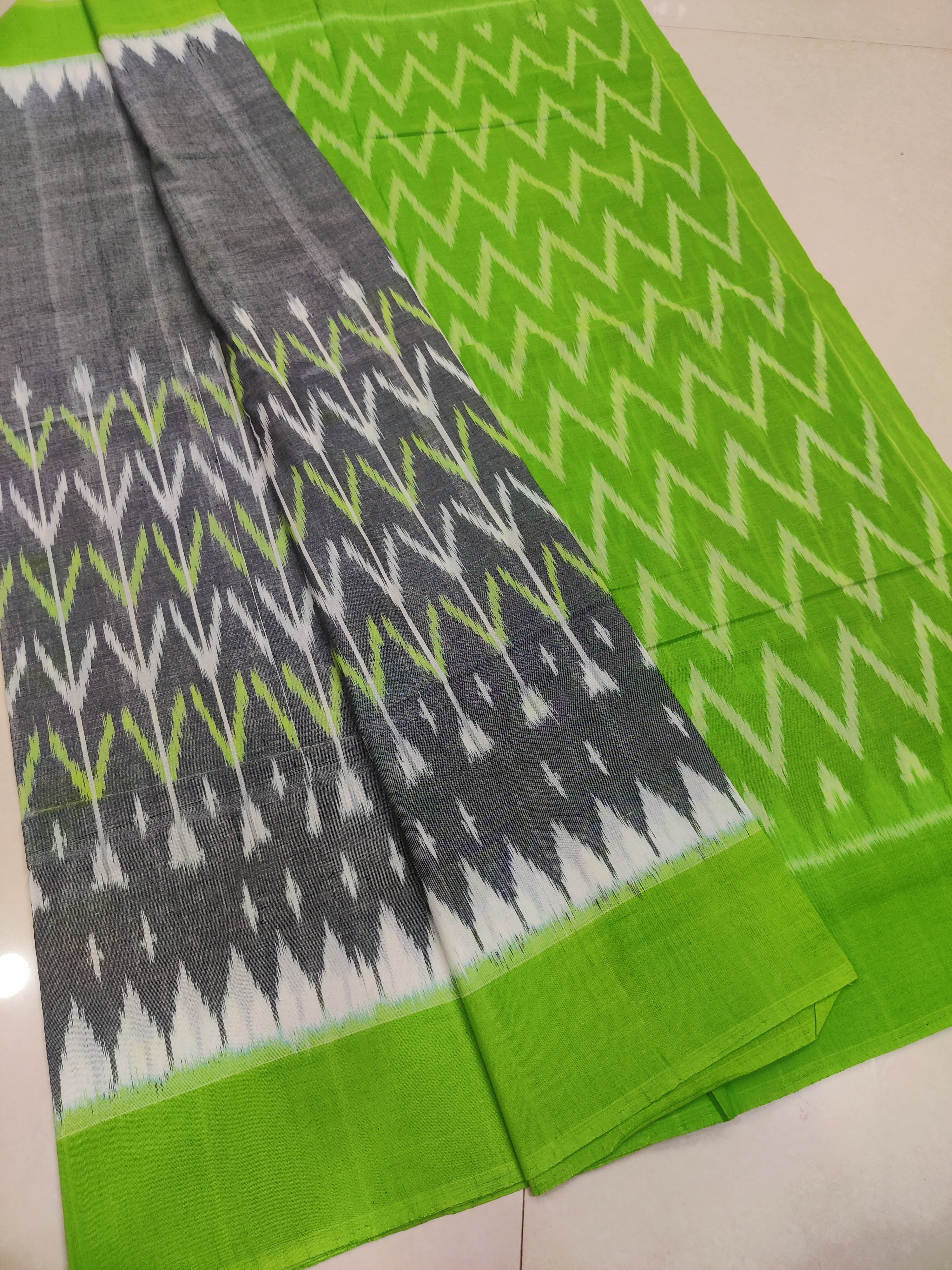 GREEN - MERCERISED PURE COTTON HANDLOOM POCHAMPALLY IKAT SAREE 90