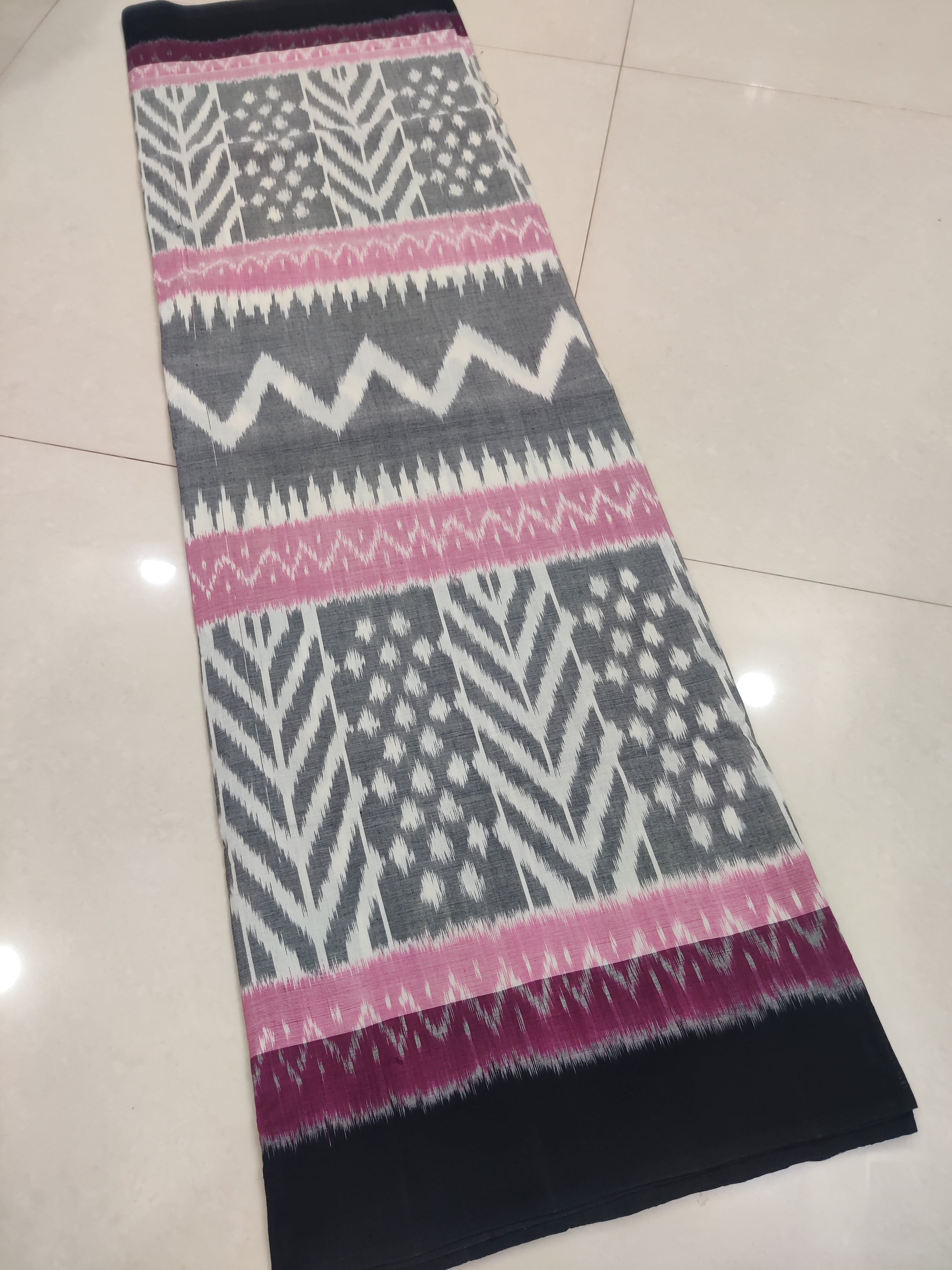 BLACK - MERCERISED PURE COTTON HANDLOOM POCHAMPALLY IKAT SAREE 94