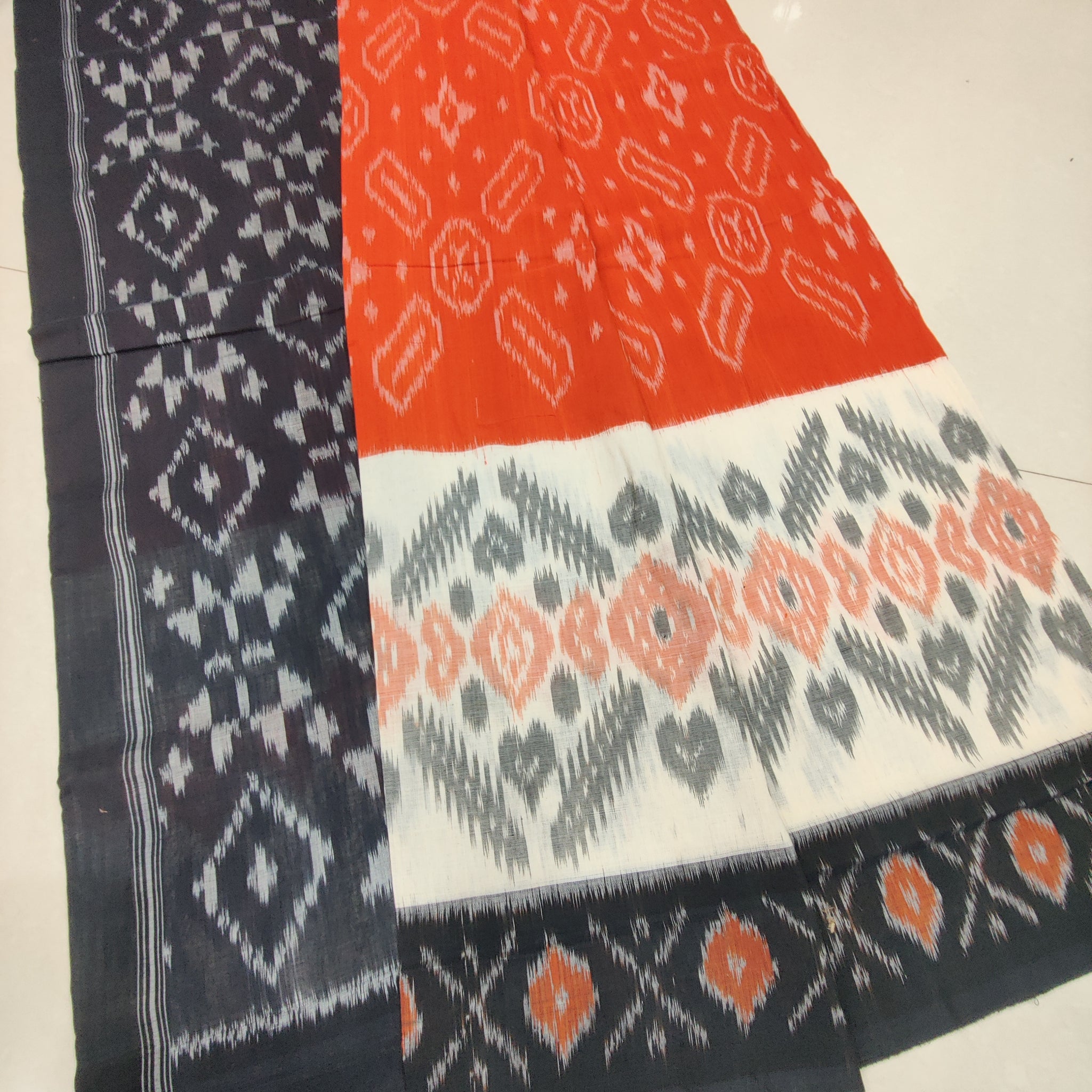 Black - MERCERISED PURE COTTON HANDLOOM POCHAMPALLY IKAT SAREE 40