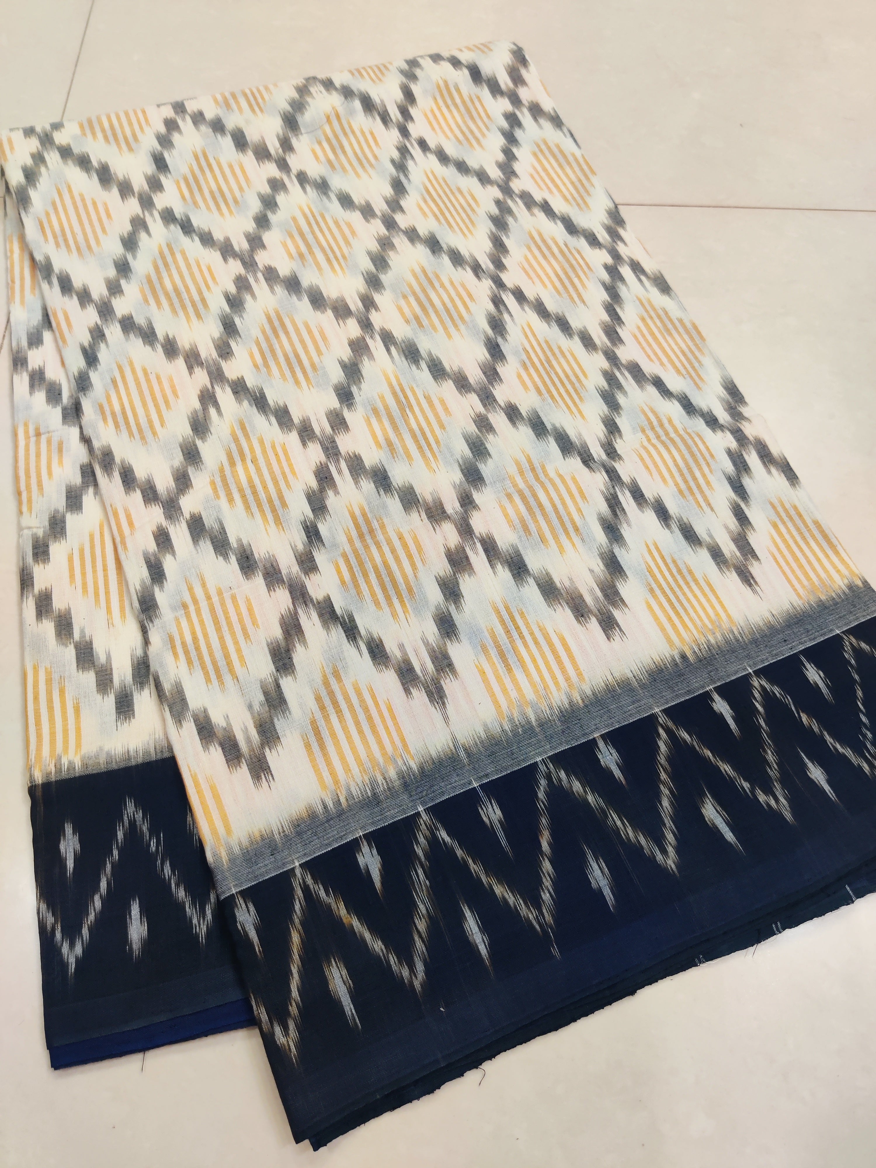 White - MERCERISED PURE COTTON HANDLOOM POCHAMPALLY IKAT SAREE 23