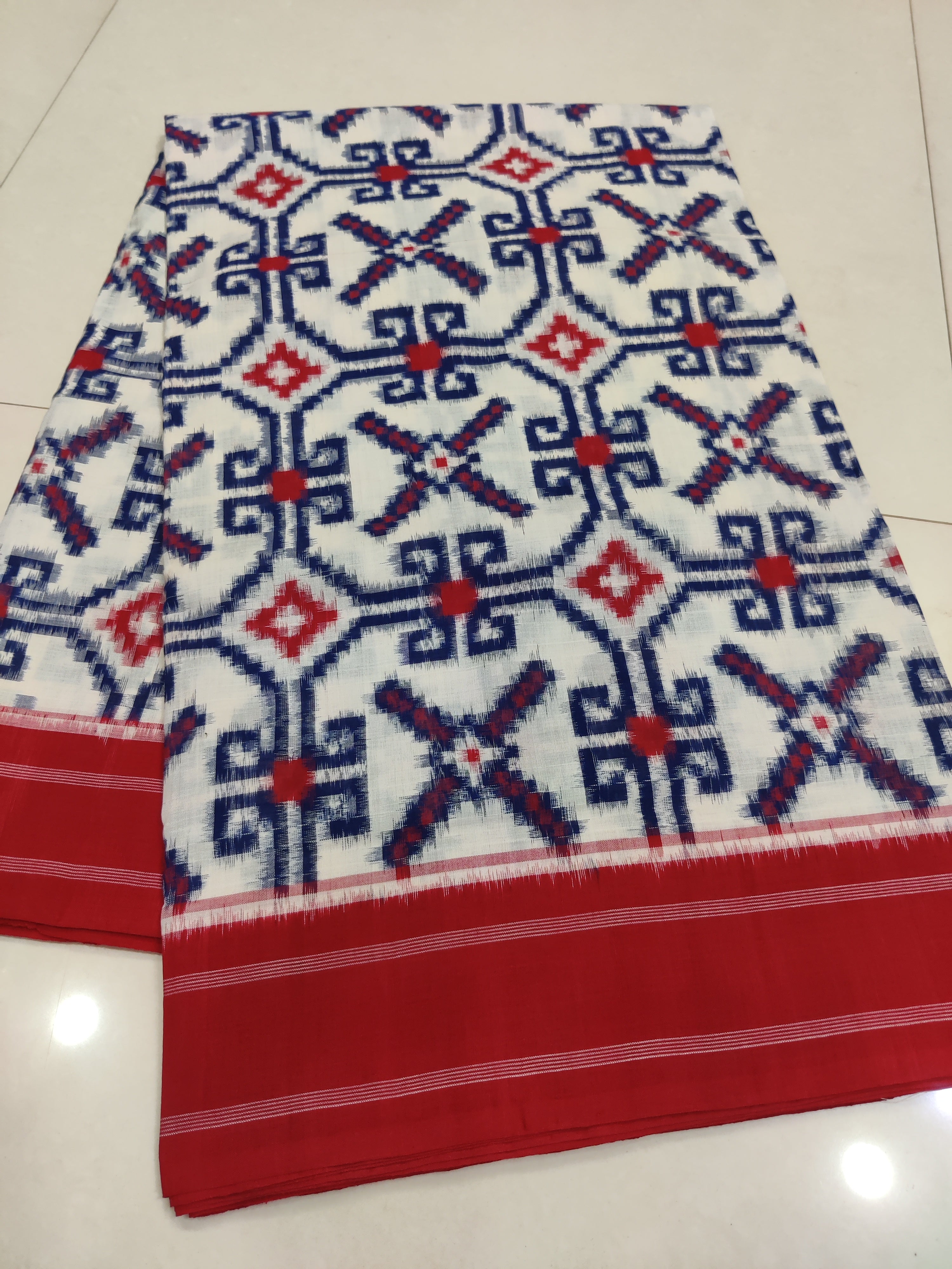 Premium Telia Rumal Double Ikat Saree – Handwoven Pochampally Cotton 01