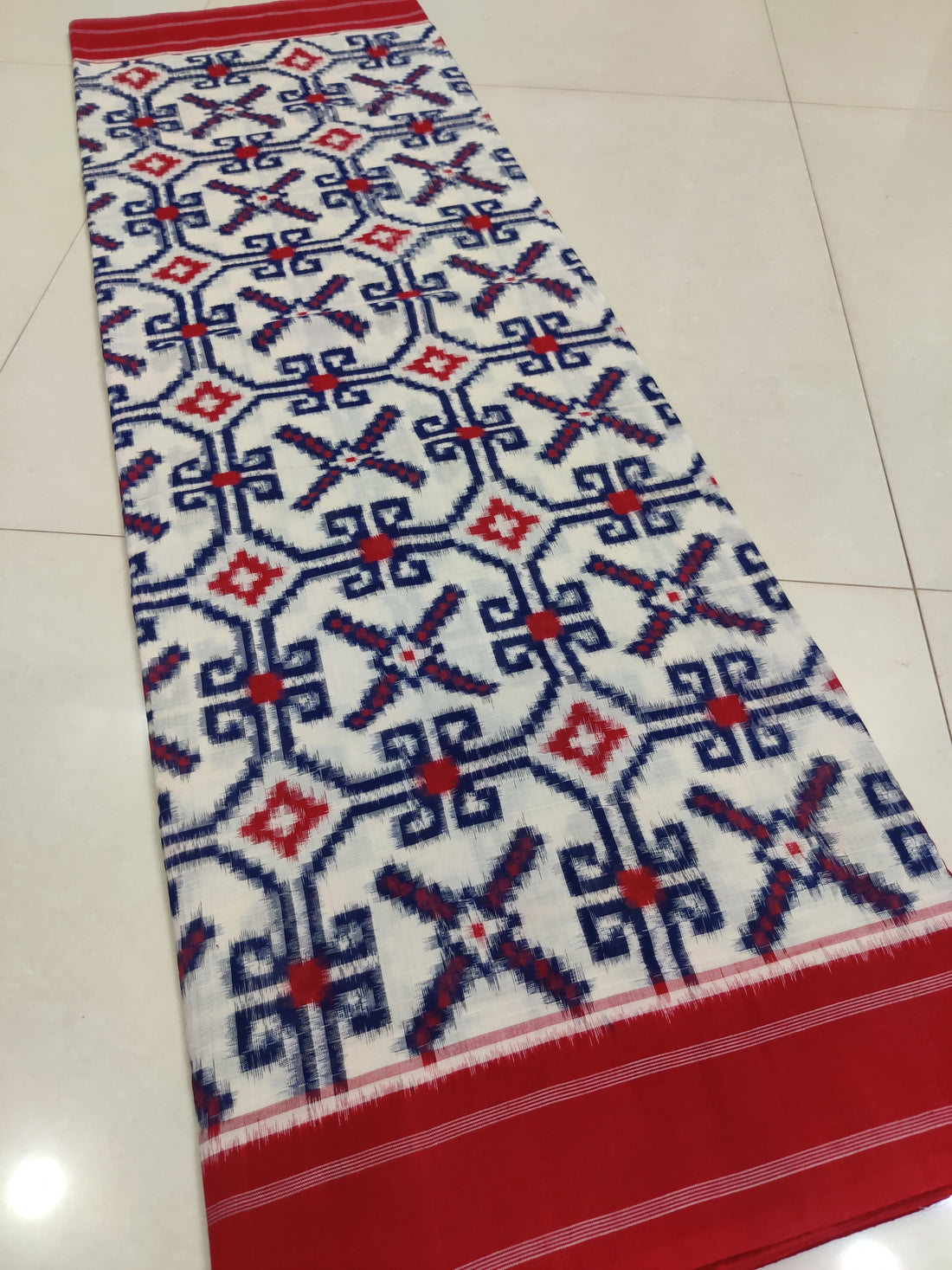 Premium Telia Rumal Double Ikat Saree – Handwoven Pochampally Cotton 01