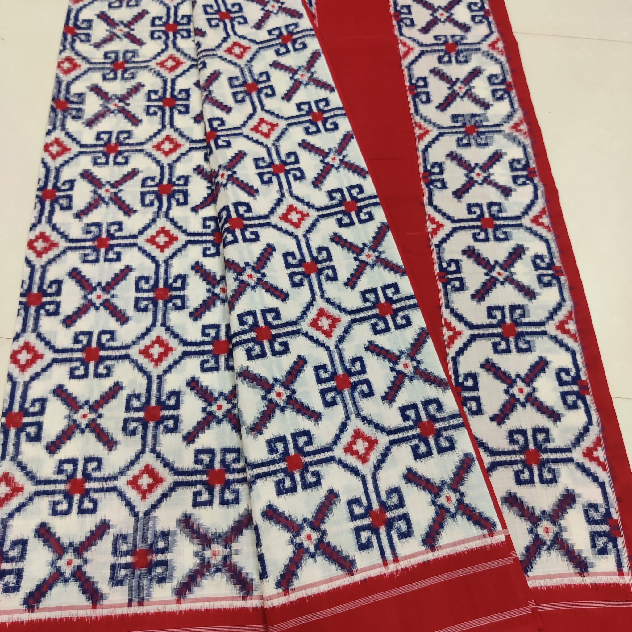 Premium Telia Rumal Double Ikat Saree – Handwoven Pochampally Cotton 01