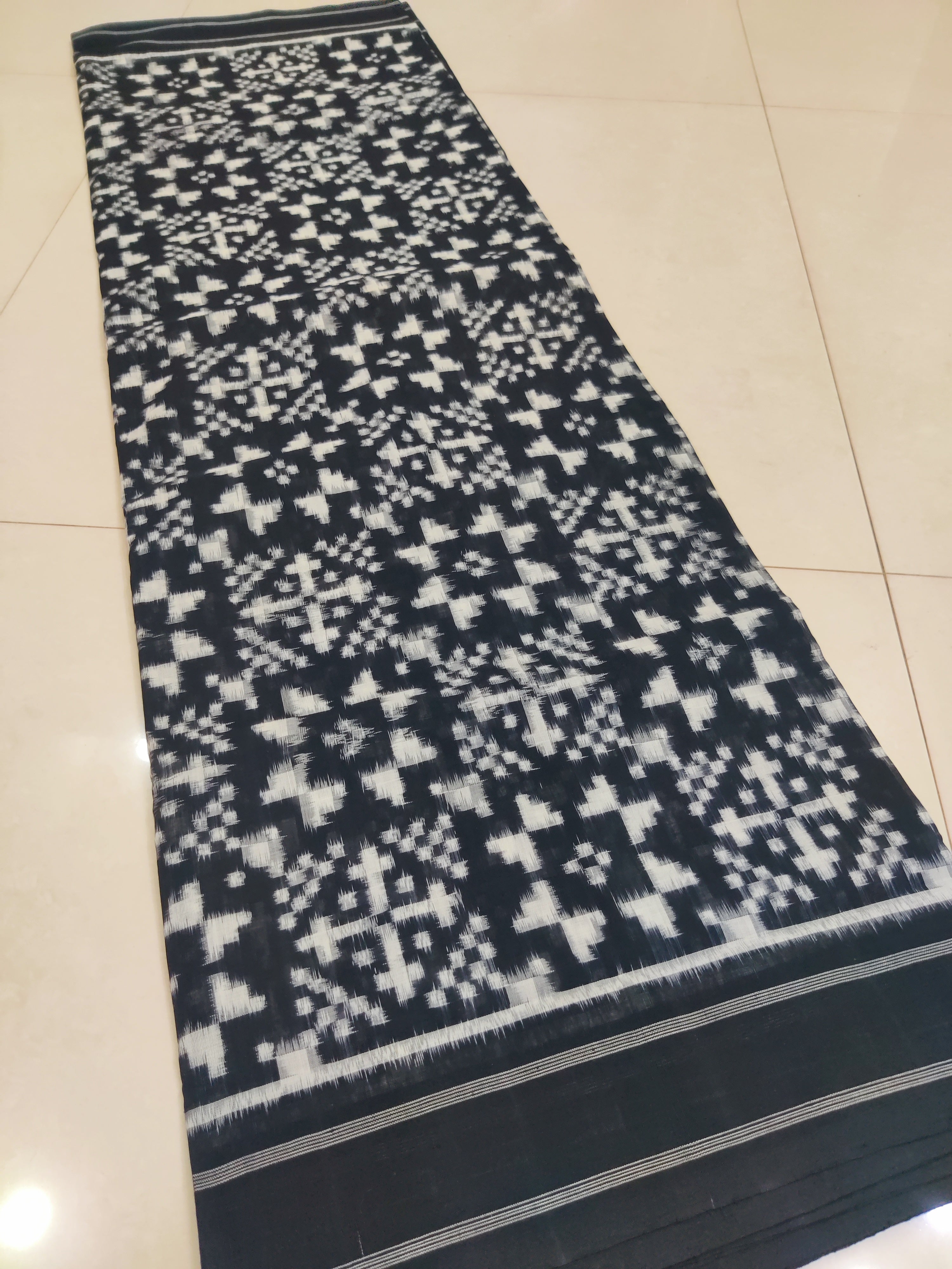 Premium Telia Rumal Double Ikat Saree – Handwoven Pochampally Cotton 03