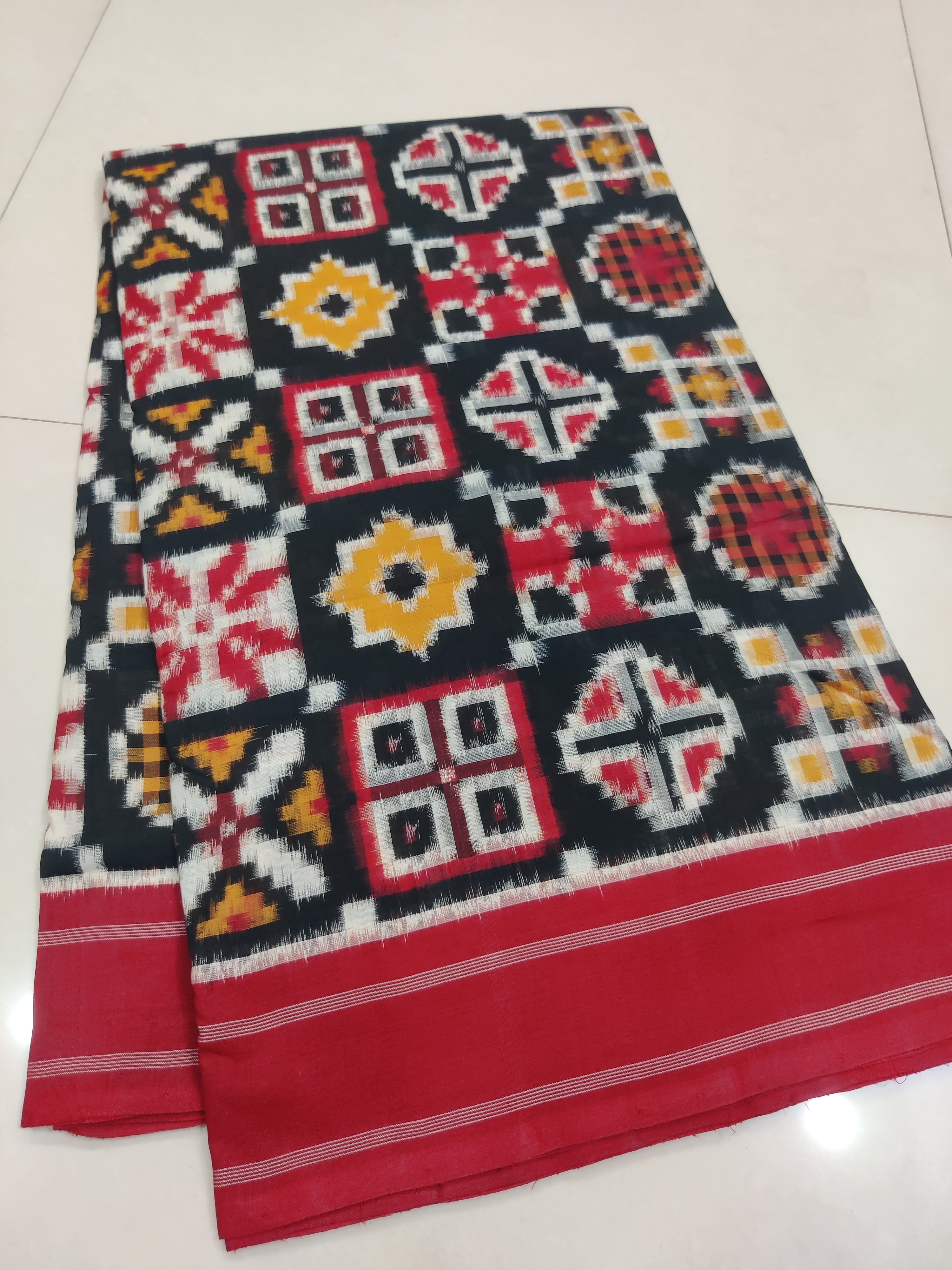 Premium Telia Rumal Double Ikat Saree – Handwoven Pochampally Cotton 05