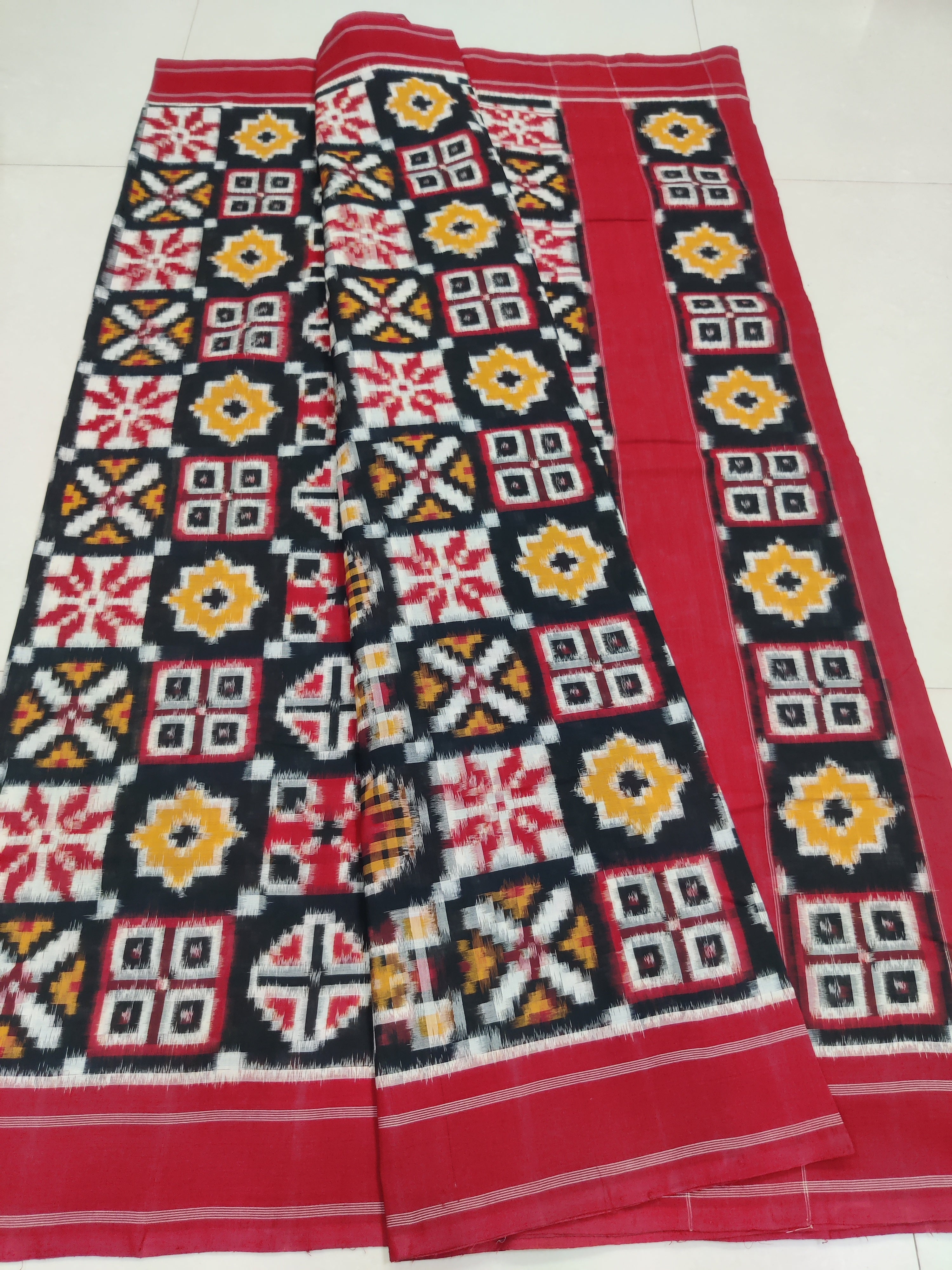 Premium Telia Rumal Double Ikat Saree – Handwoven Pochampally Cotton 05