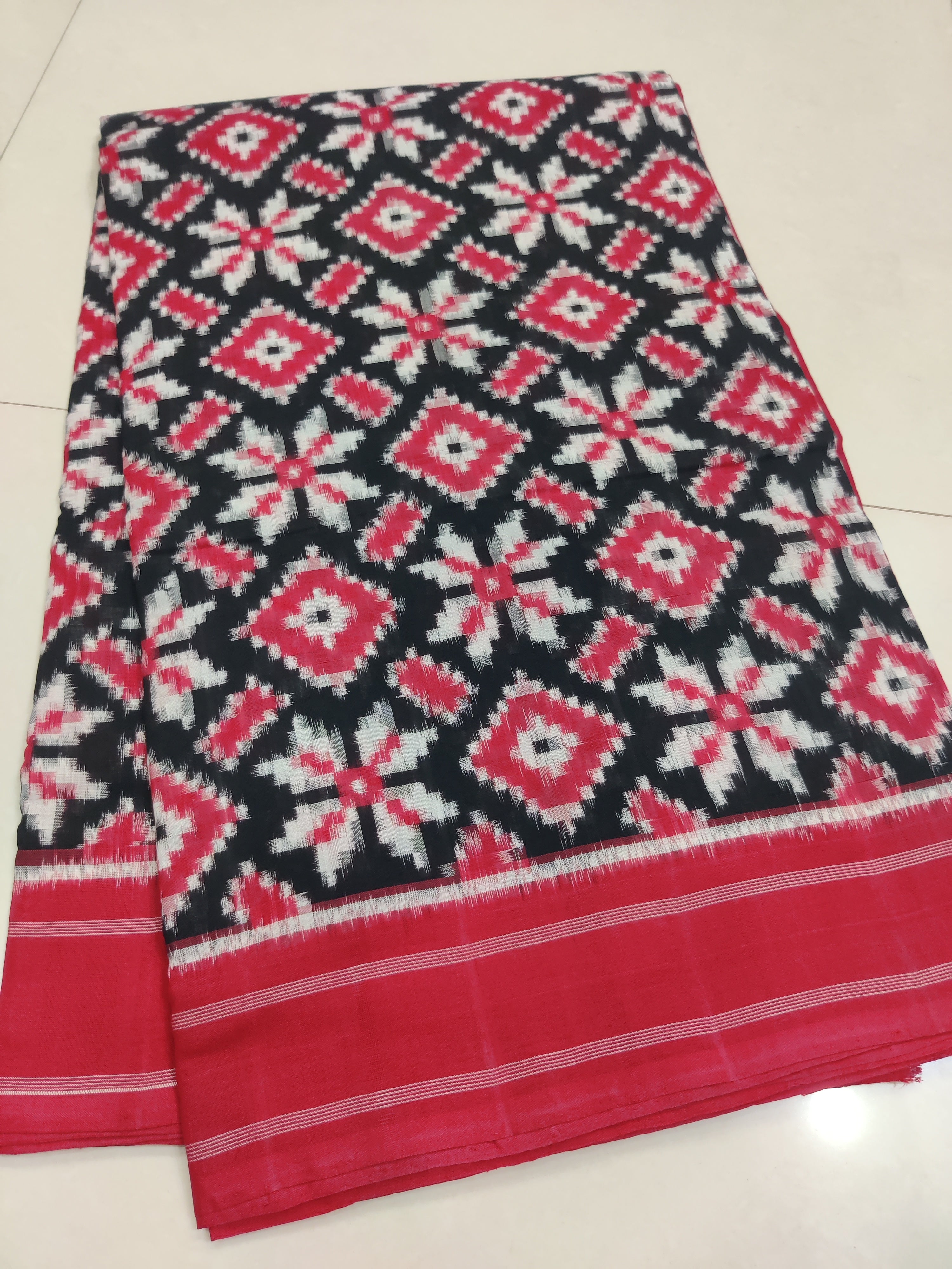 Premium Telia Rumal Double Ikat Saree – Handwoven Pochampally Cotton 18