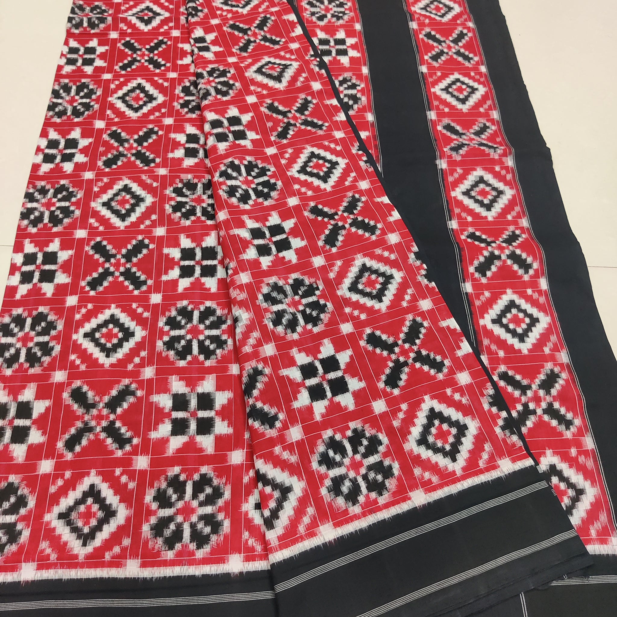 Premium Telia Rumal Double Ikat Saree – Handwoven Pochampally Cotton 08