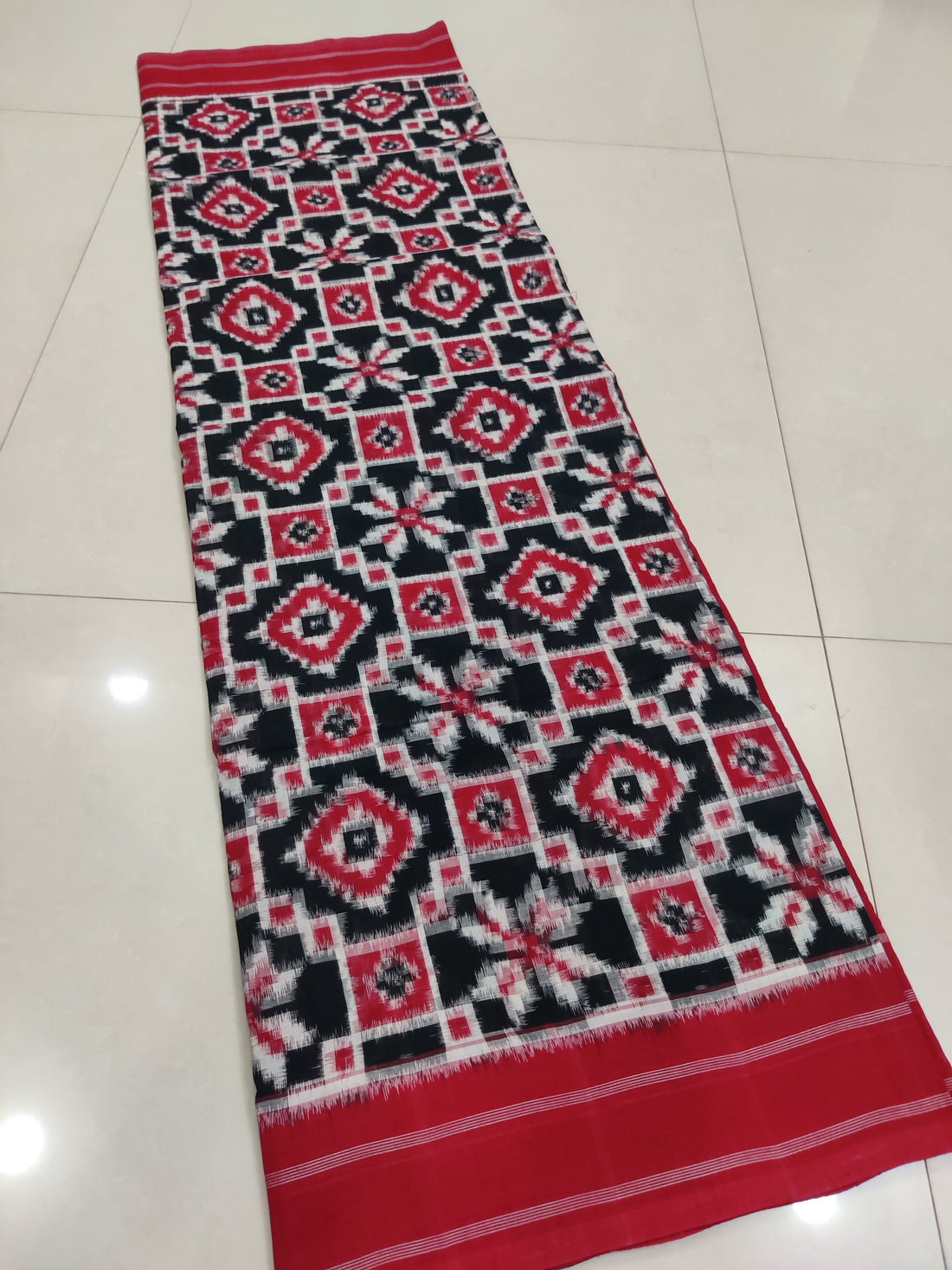 Premium Telia Rumal Double Ikat Saree – Handwoven Pochampally Cotton 09