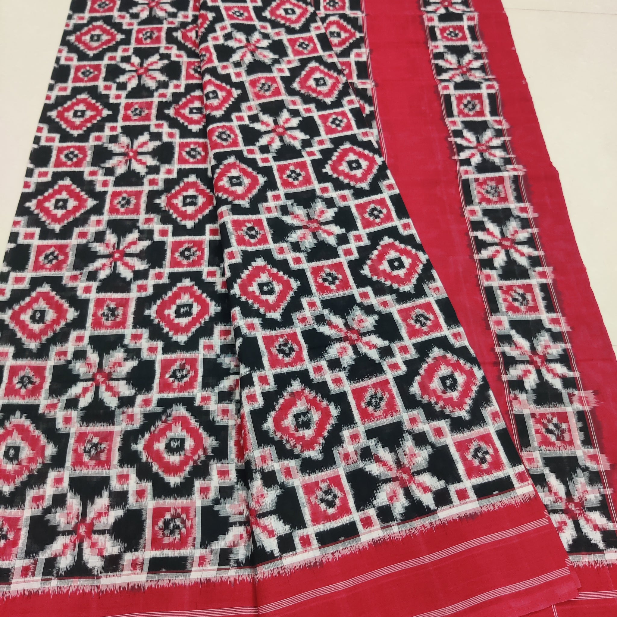 Premium Telia Rumal Double Ikat Saree – Handwoven Pochampally Cotton 09