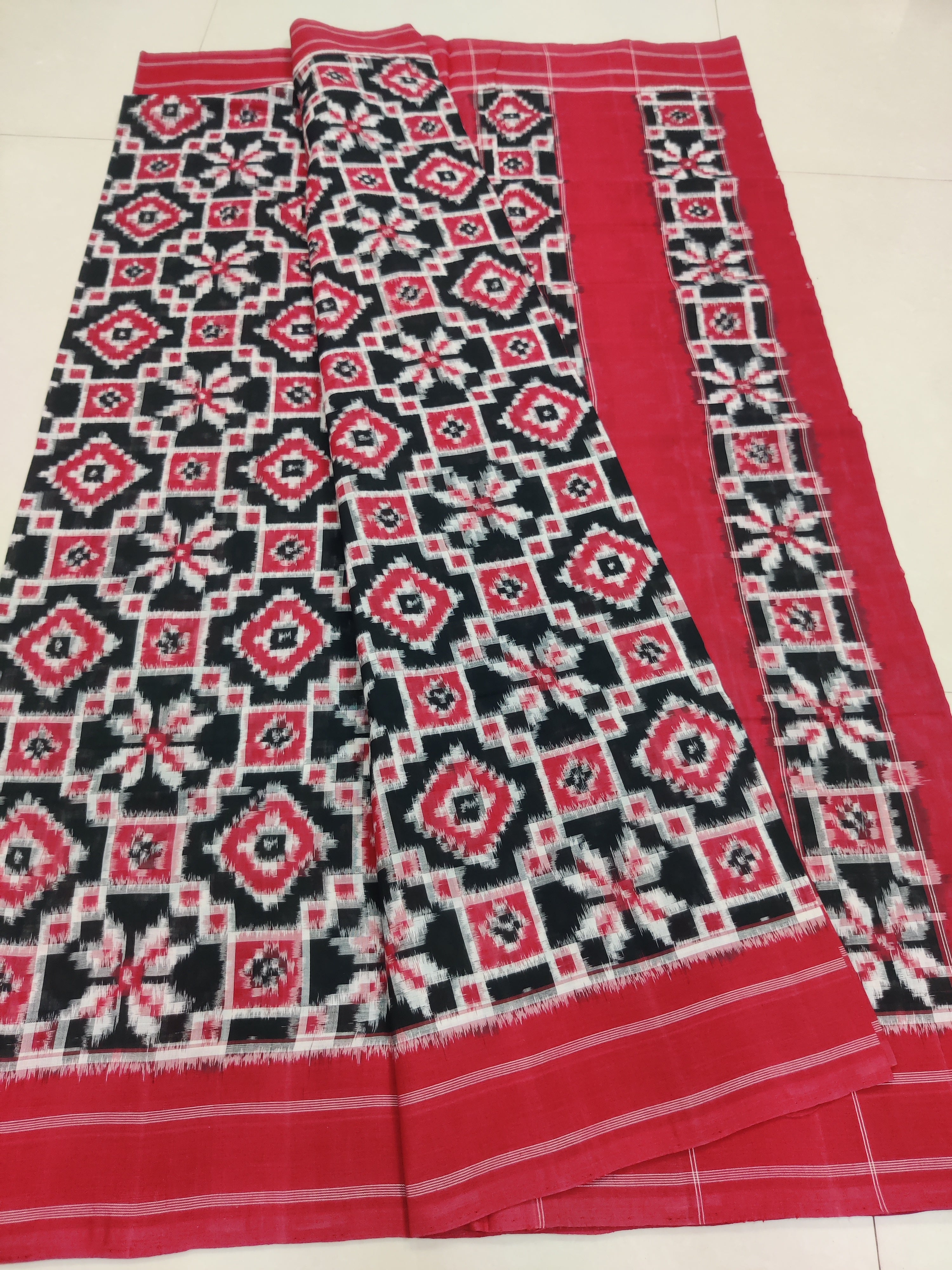 Premium Telia Rumal Double Ikat Saree – Handwoven Pochampally Cotton 09