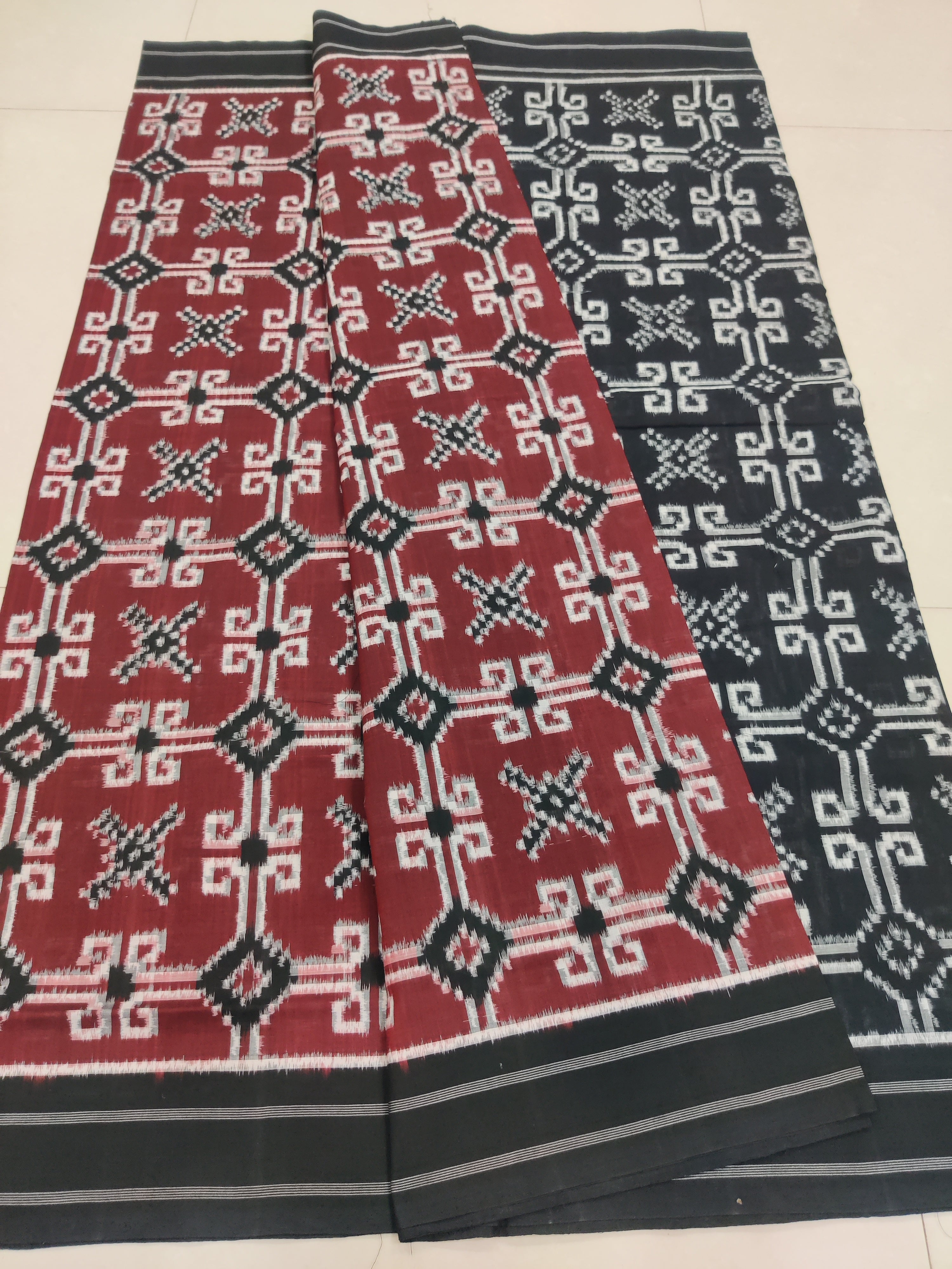 Premium Telia Rumal Double Ikat Saree – Handwoven Pochampally Cotton 10