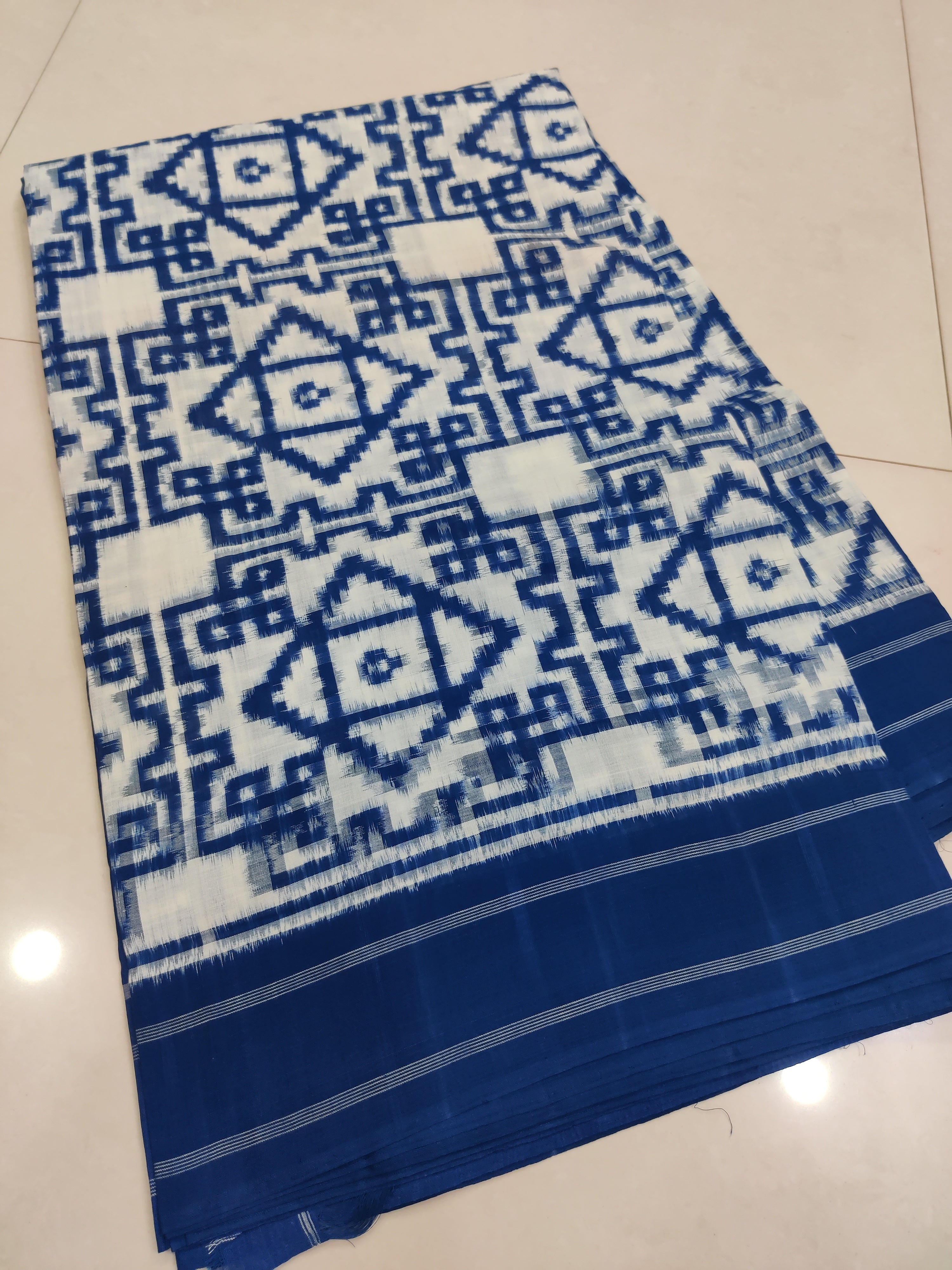 Premium Telia Rumal Double Ikat Saree – Handwoven Pochampally Cotton 11