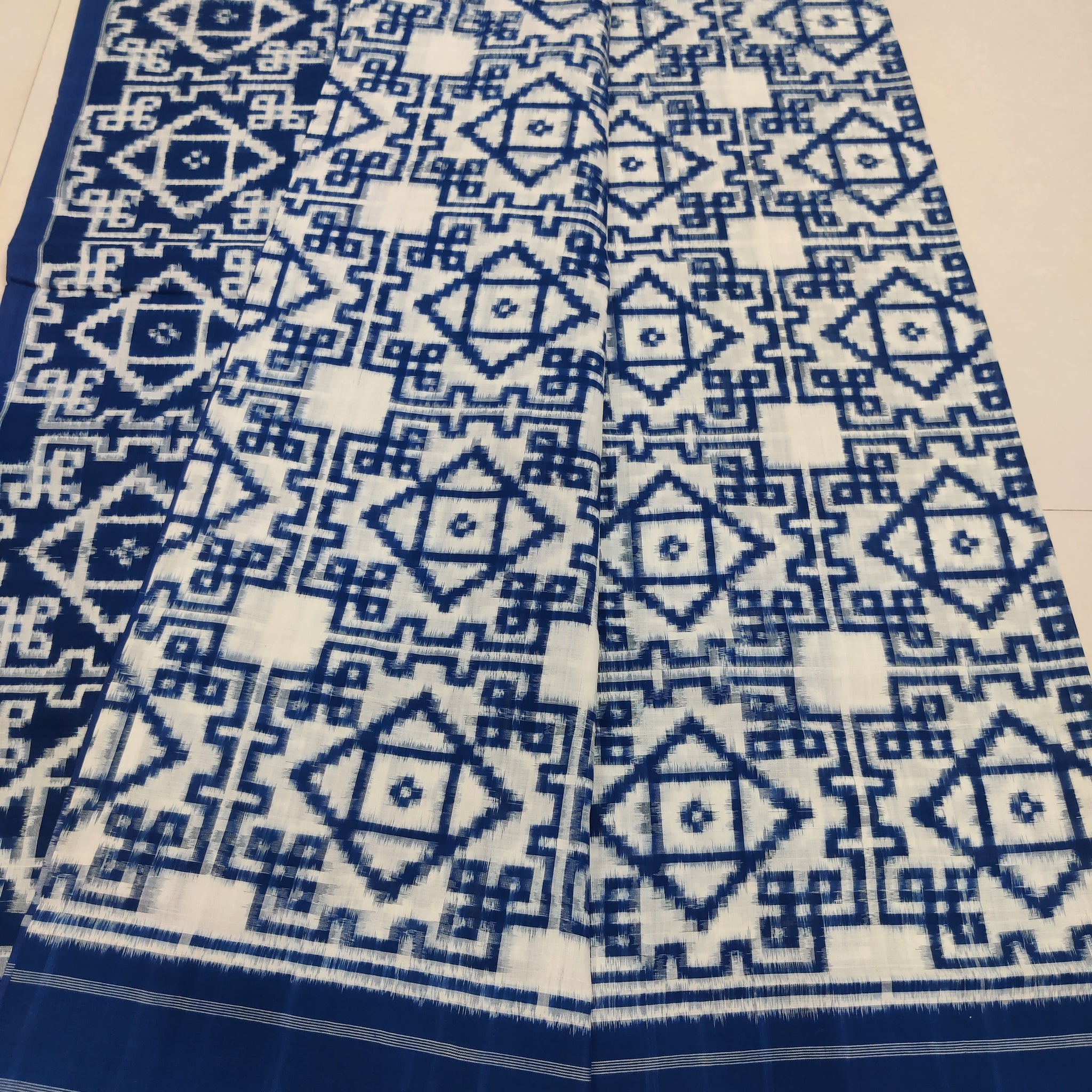 Premium Telia Rumal Double Ikat Saree – Handwoven Pochampally Cotton 11