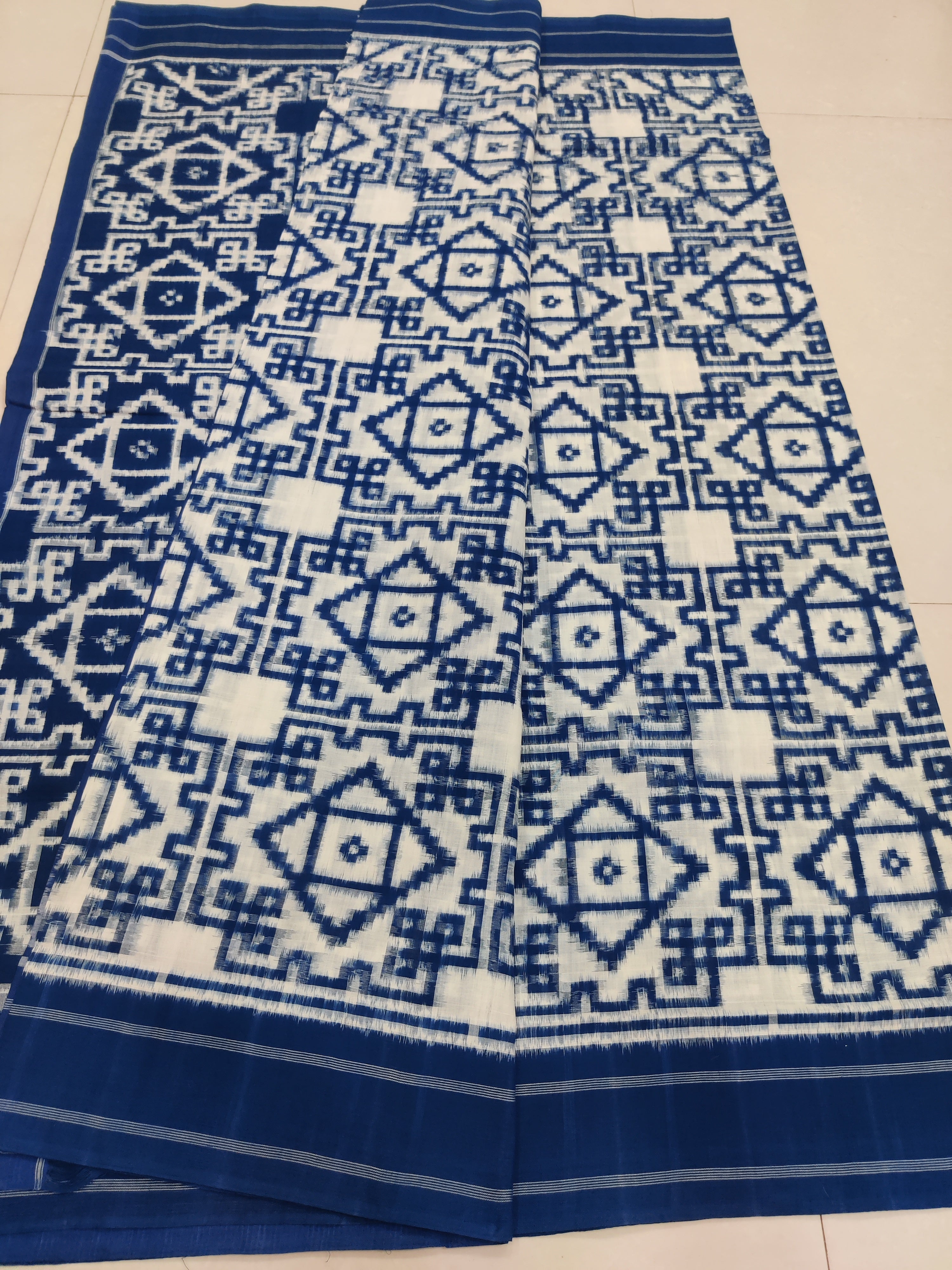 Premium Telia Rumal Double Ikat Saree – Handwoven Pochampally Cotton 11