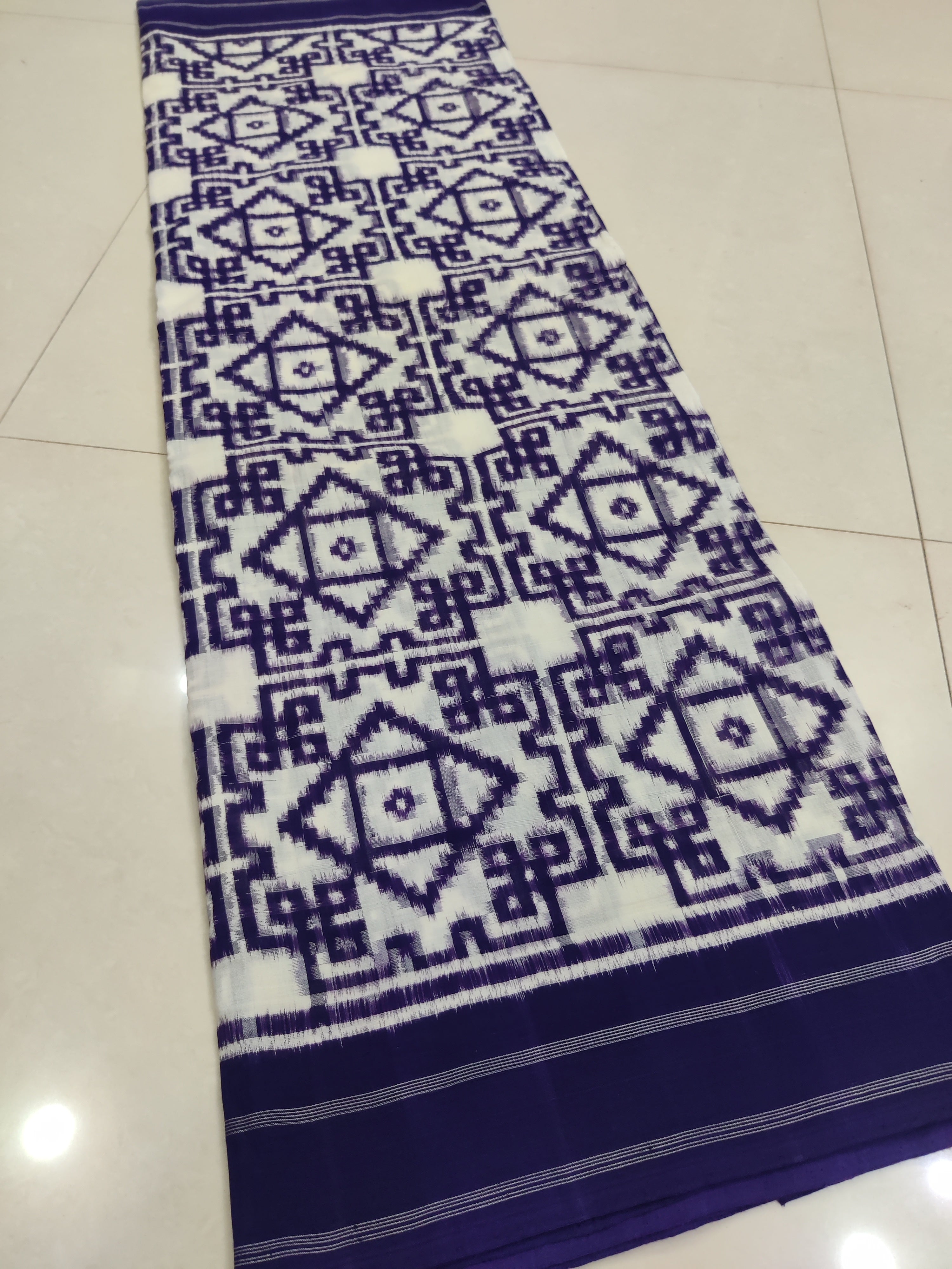 Premium Telia Rumal Double Ikat Saree – Handwoven Pochampally Cotton 12