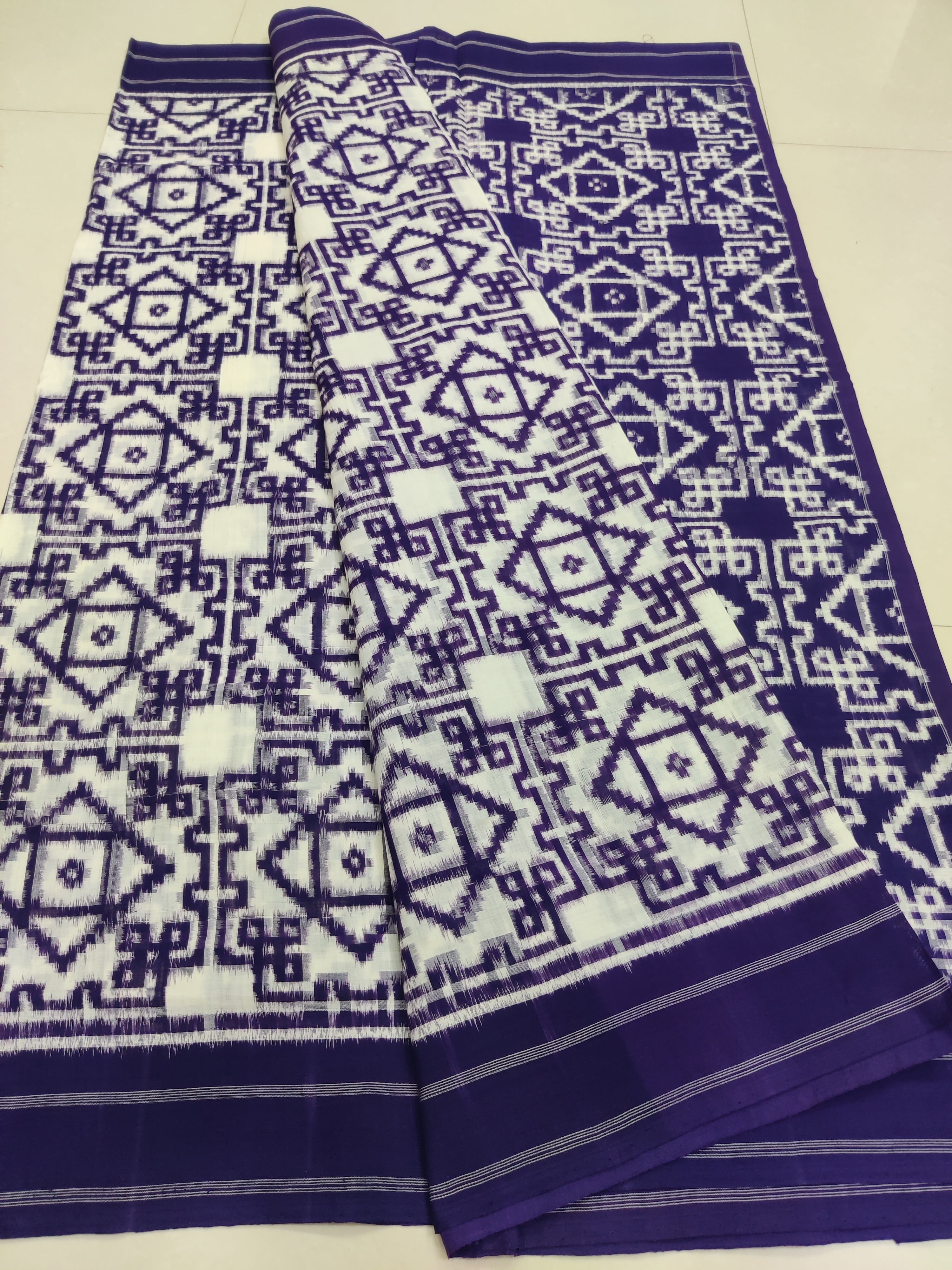 Premium Telia Rumal Double Ikat Saree – Handwoven Pochampally Cotton 12