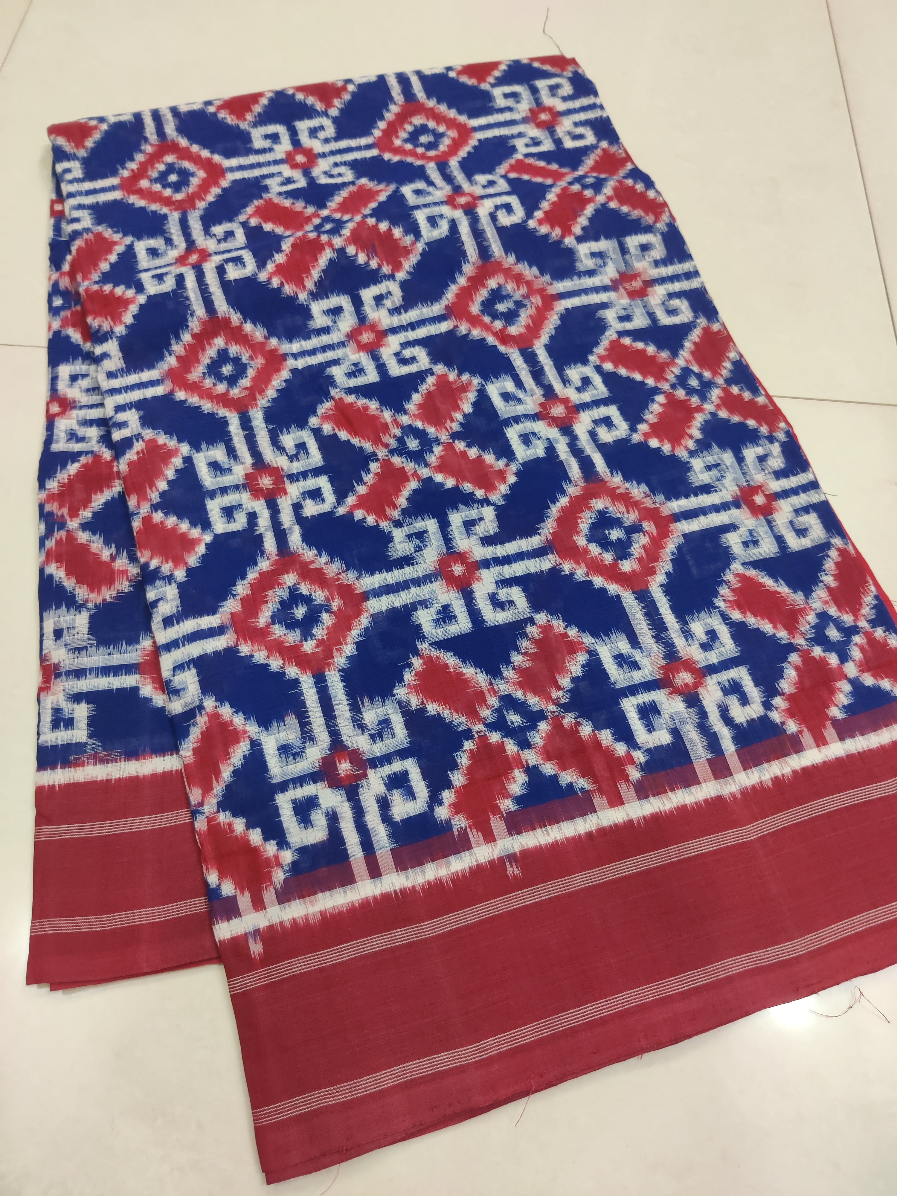 Premium Telia Rumal Double Ikat Saree – Handwoven Pochampally Cotton 15
