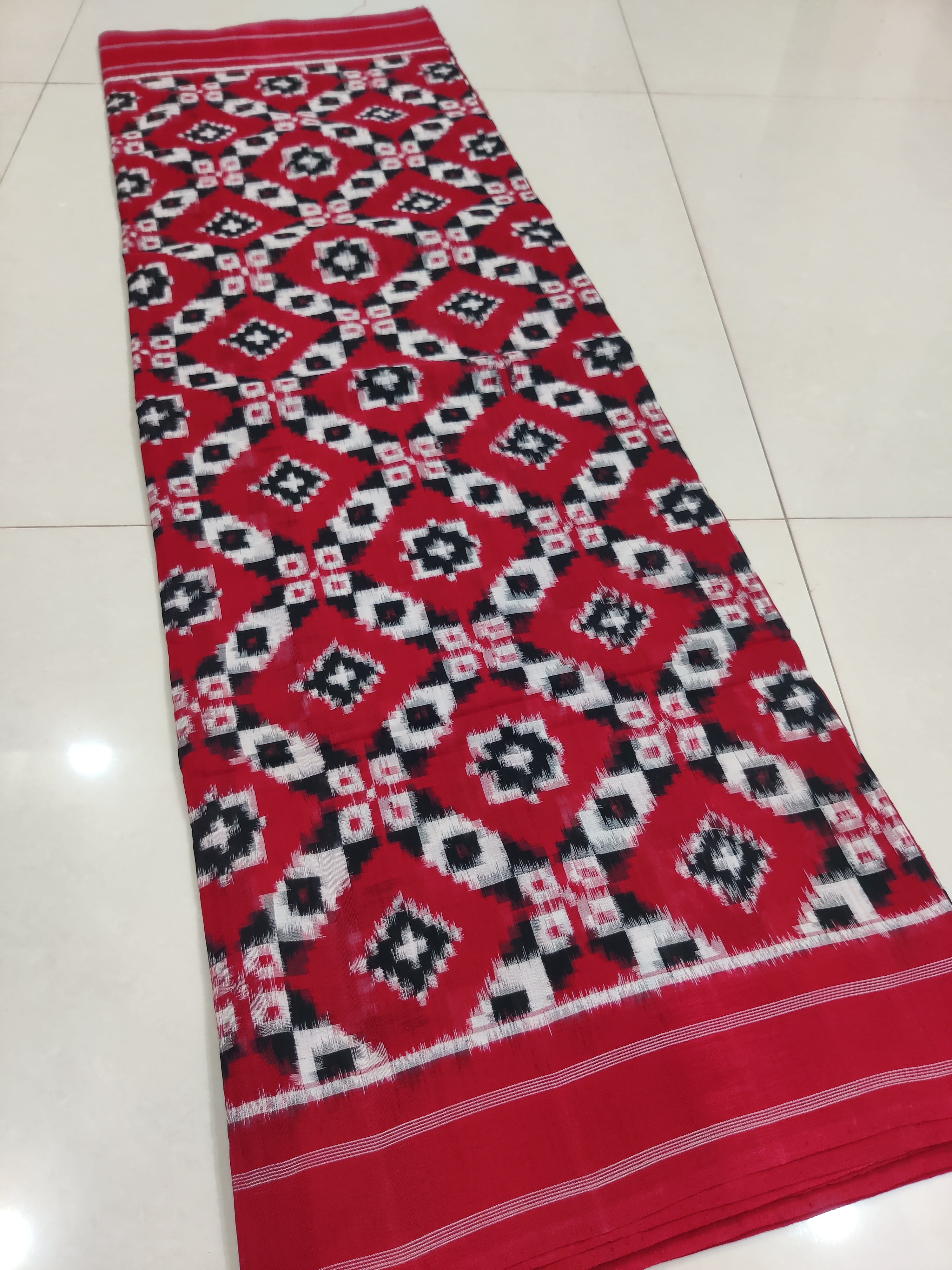 Premium Telia Rumal Double Ikat Saree – Handwoven Pochampally Cotton 16