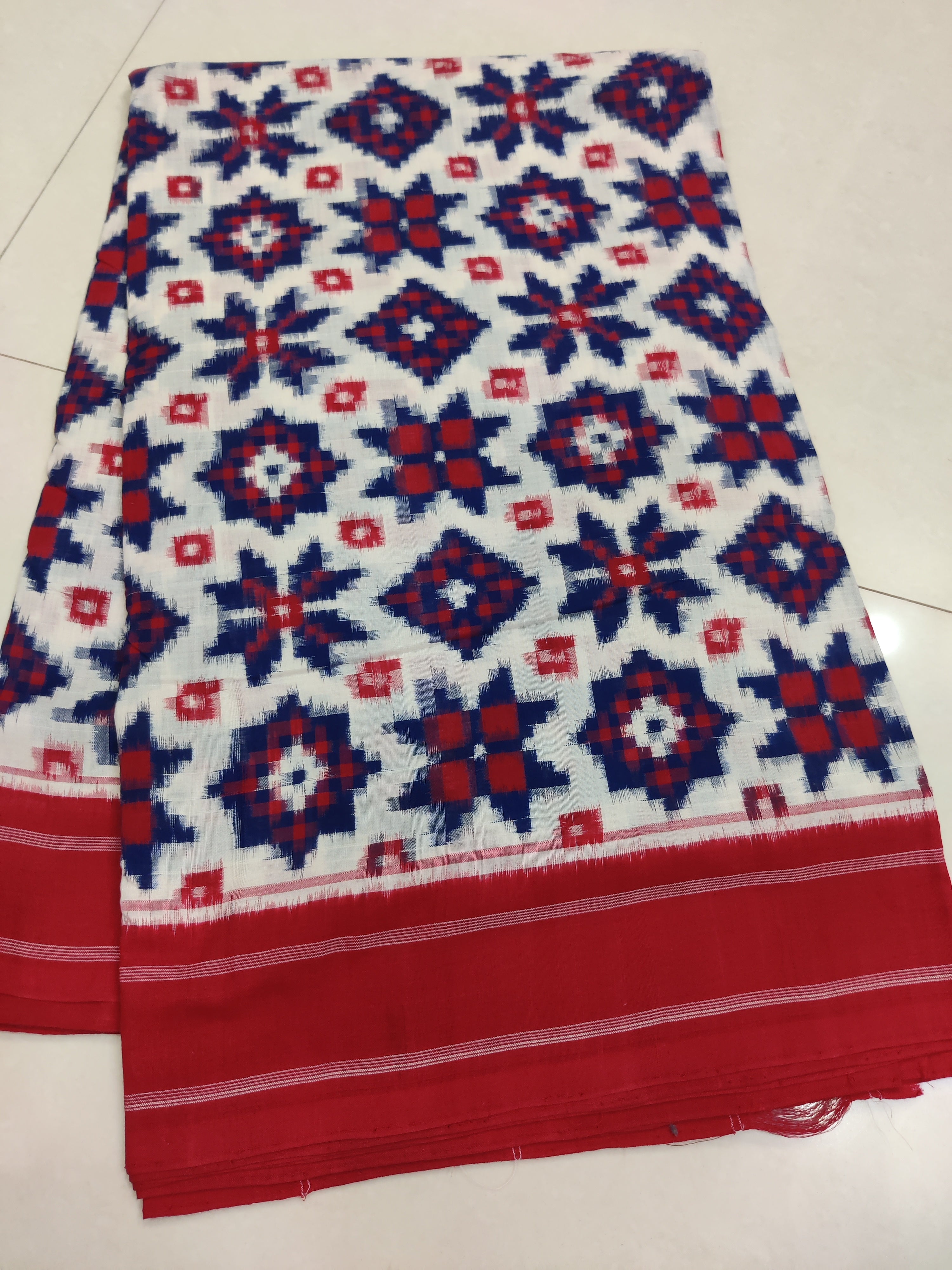 Premium Telia Rumal Double Ikat Saree – Handwoven Pochampally Cotton 17