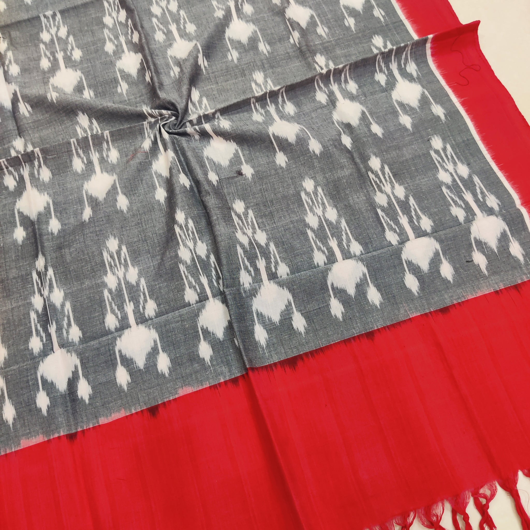 GRAY - POCHAMPALLY DOUBLE IKAT COTTON HANDLOOM DUPATTA 10