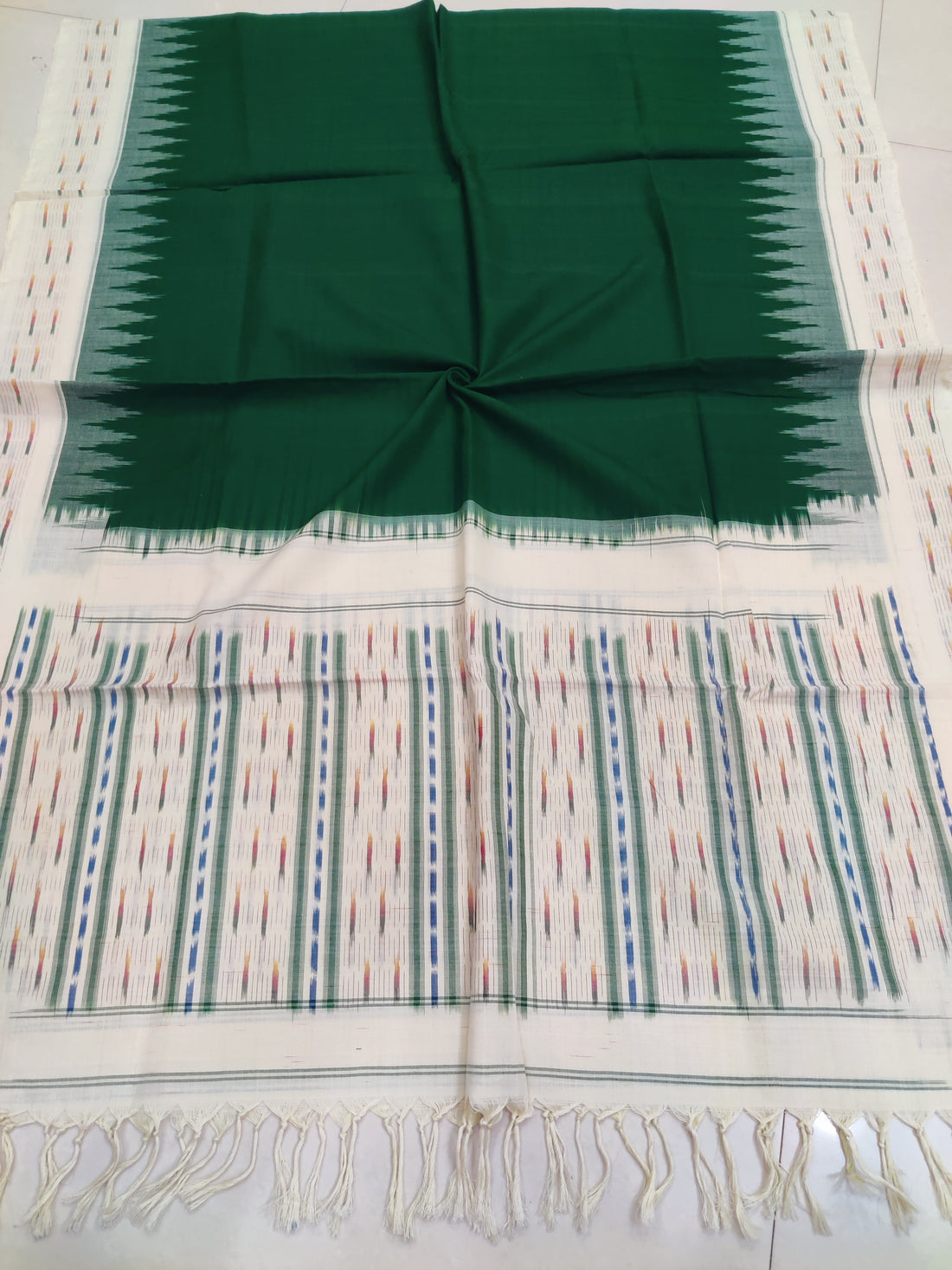 Green - POCHAMPALLY DOUBLE IKAT COTTON HANDLOOM DUPATTA 09