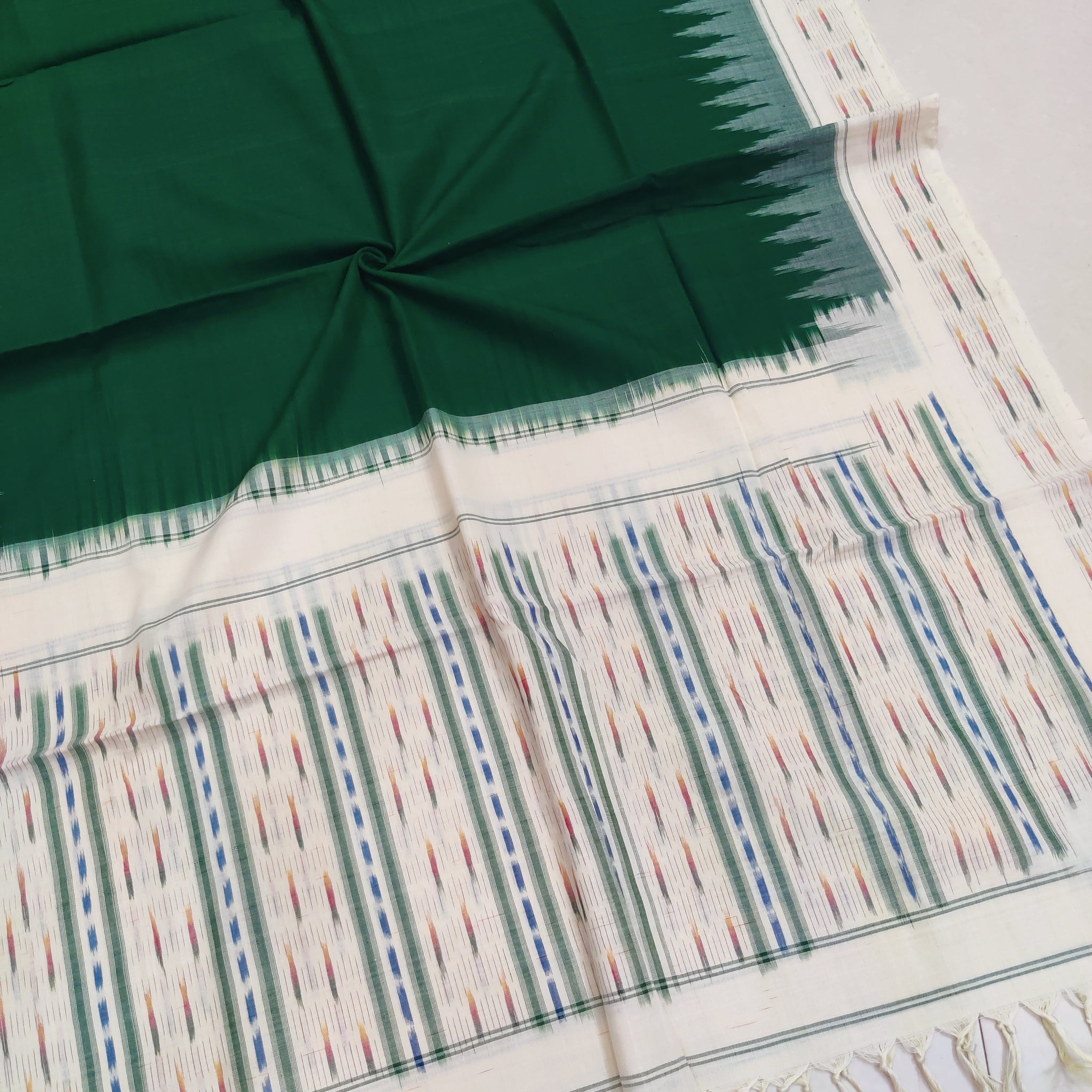 Green - POCHAMPALLY DOUBLE IKAT COTTON HANDLOOM DUPATTA 09