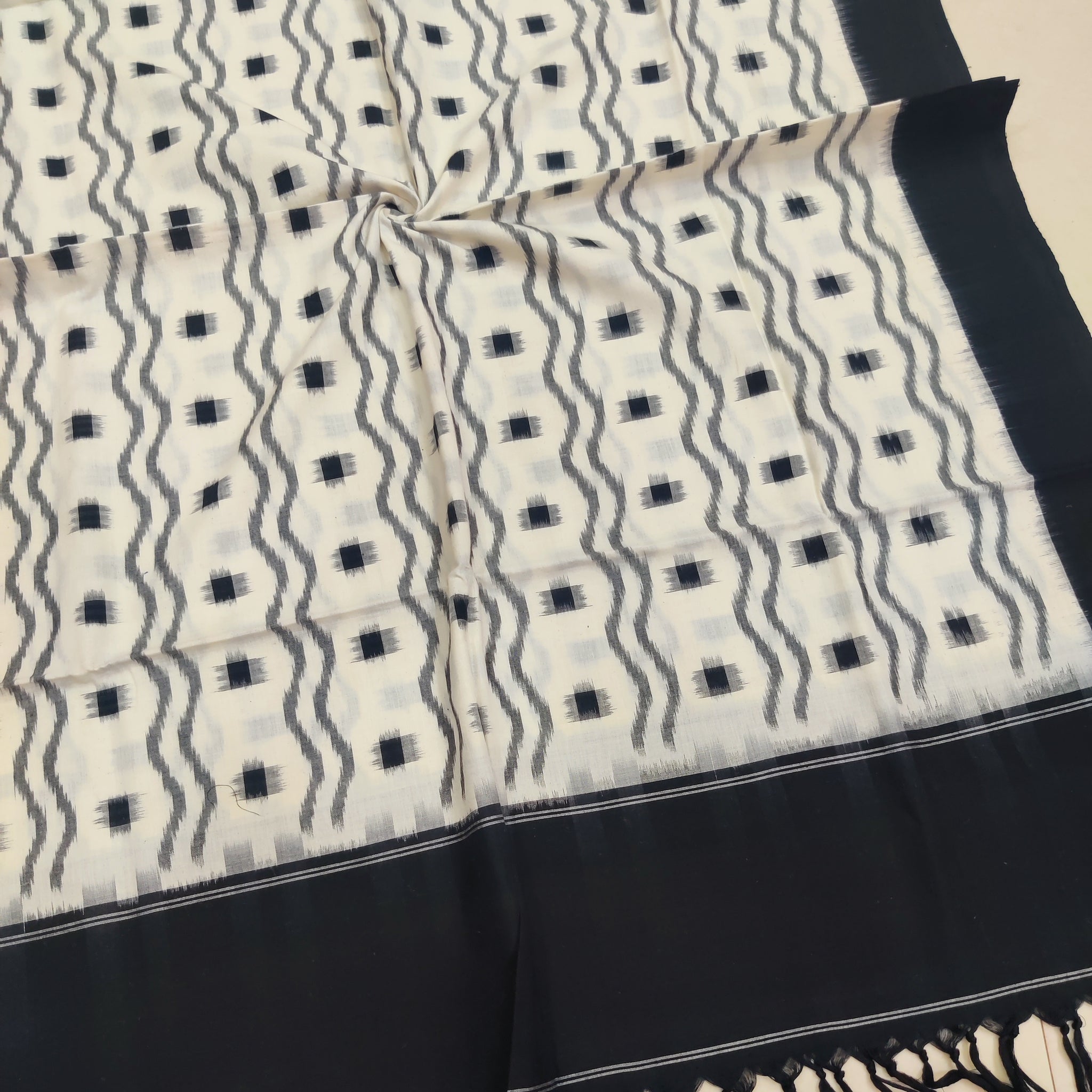 Black - POCHAMPALLY DOUBLE IKAT COTTON HANDLOOM DUPATTA 14