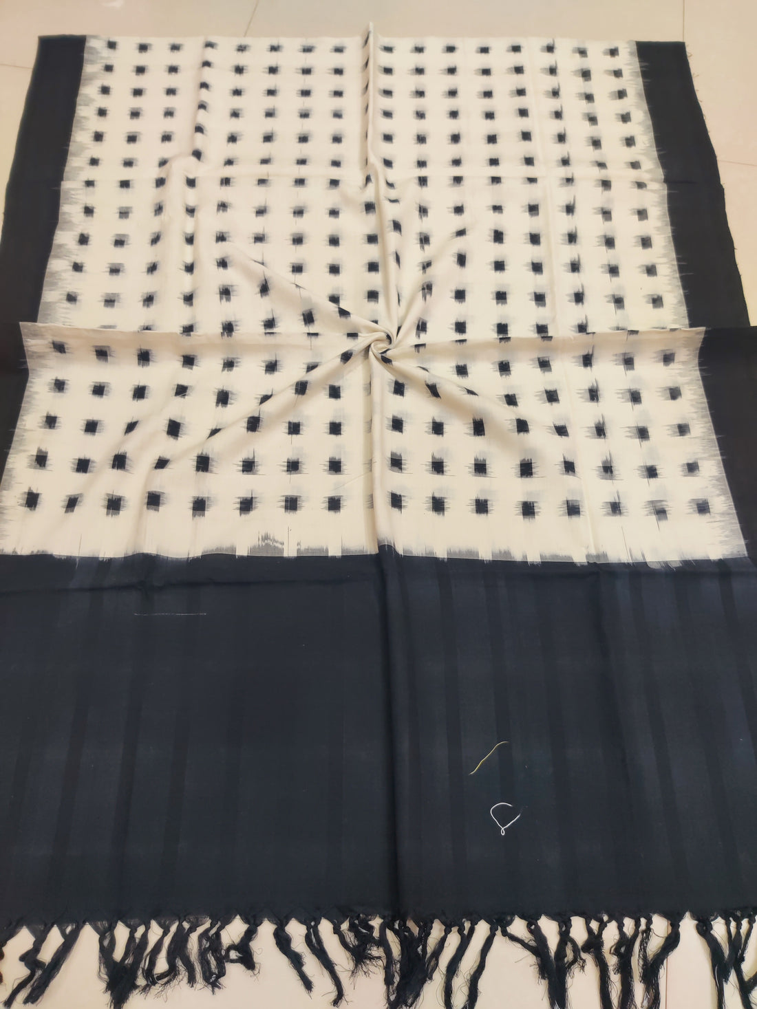 Black - POCHAMPALLY DOUBLE IKAT COTTON HANDLOOM DUPATTA 17