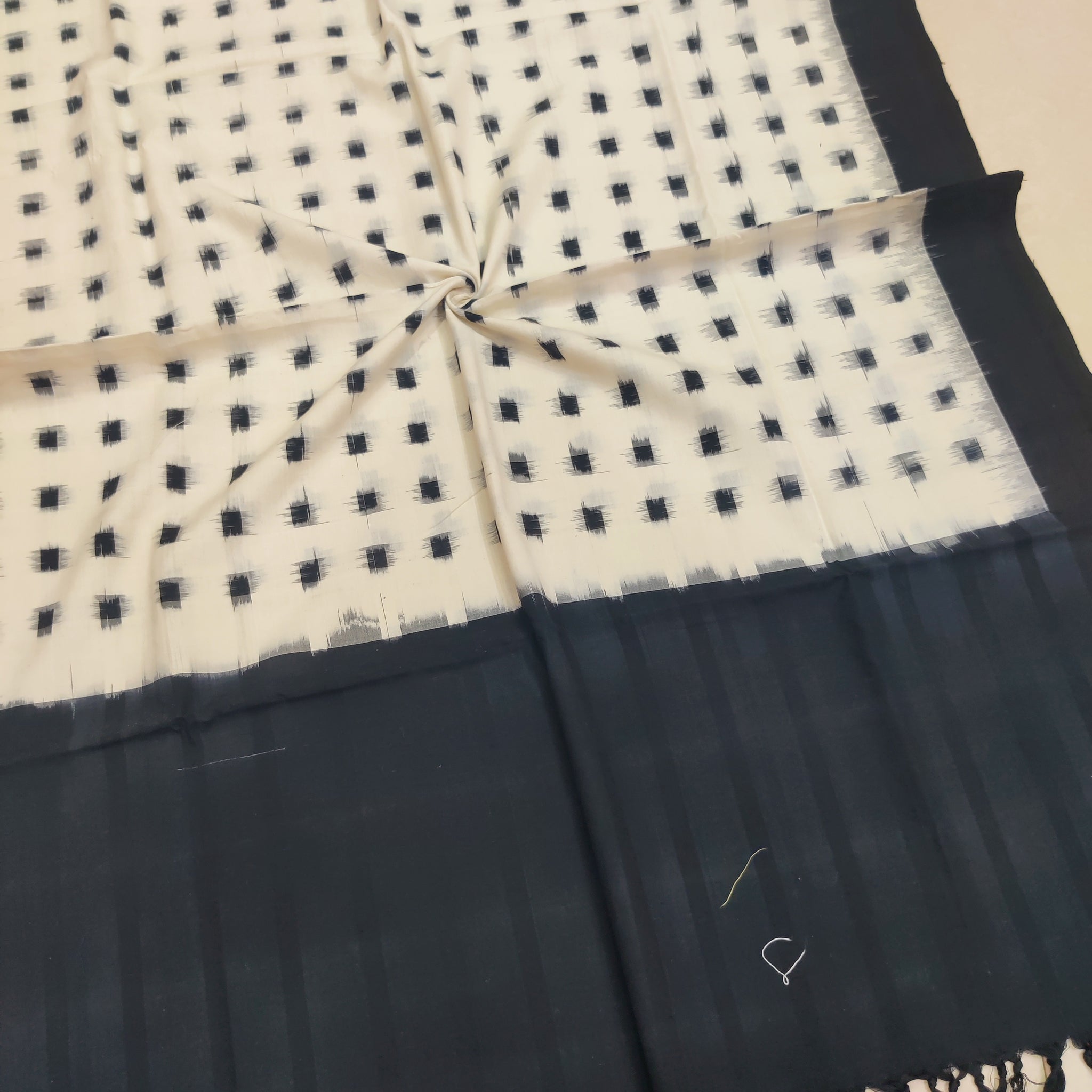 Black - POCHAMPALLY DOUBLE IKAT COTTON HANDLOOM DUPATTA 17