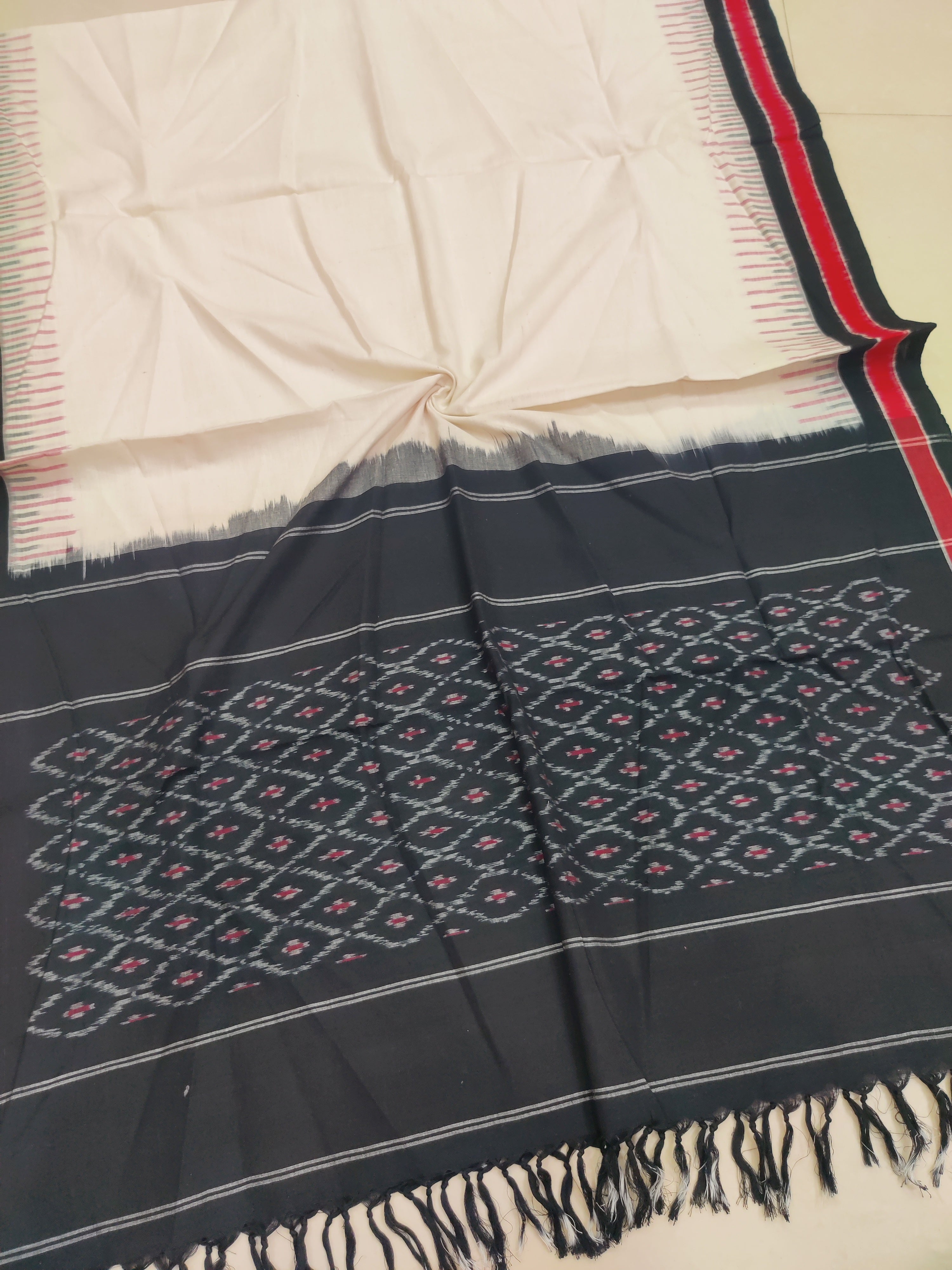 Black - POCHAMPALLY DOUBLE IKAT COTTON HANDLOOM DUPATTA 21