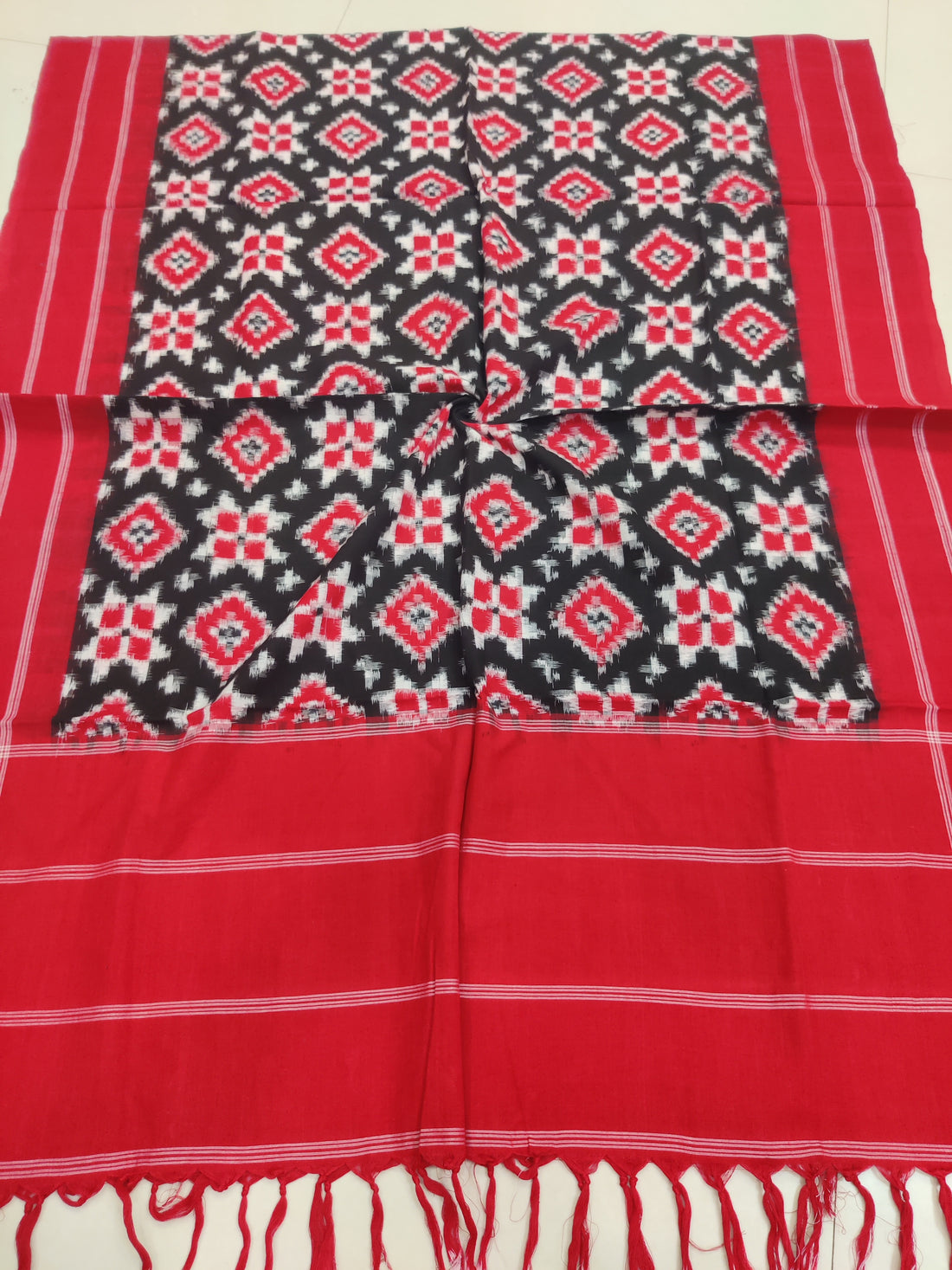 RED - TELIA RUMAL HANDLOOM COTTON POCHAMPALLY DOUBLE IKAT DUPATTA 04
