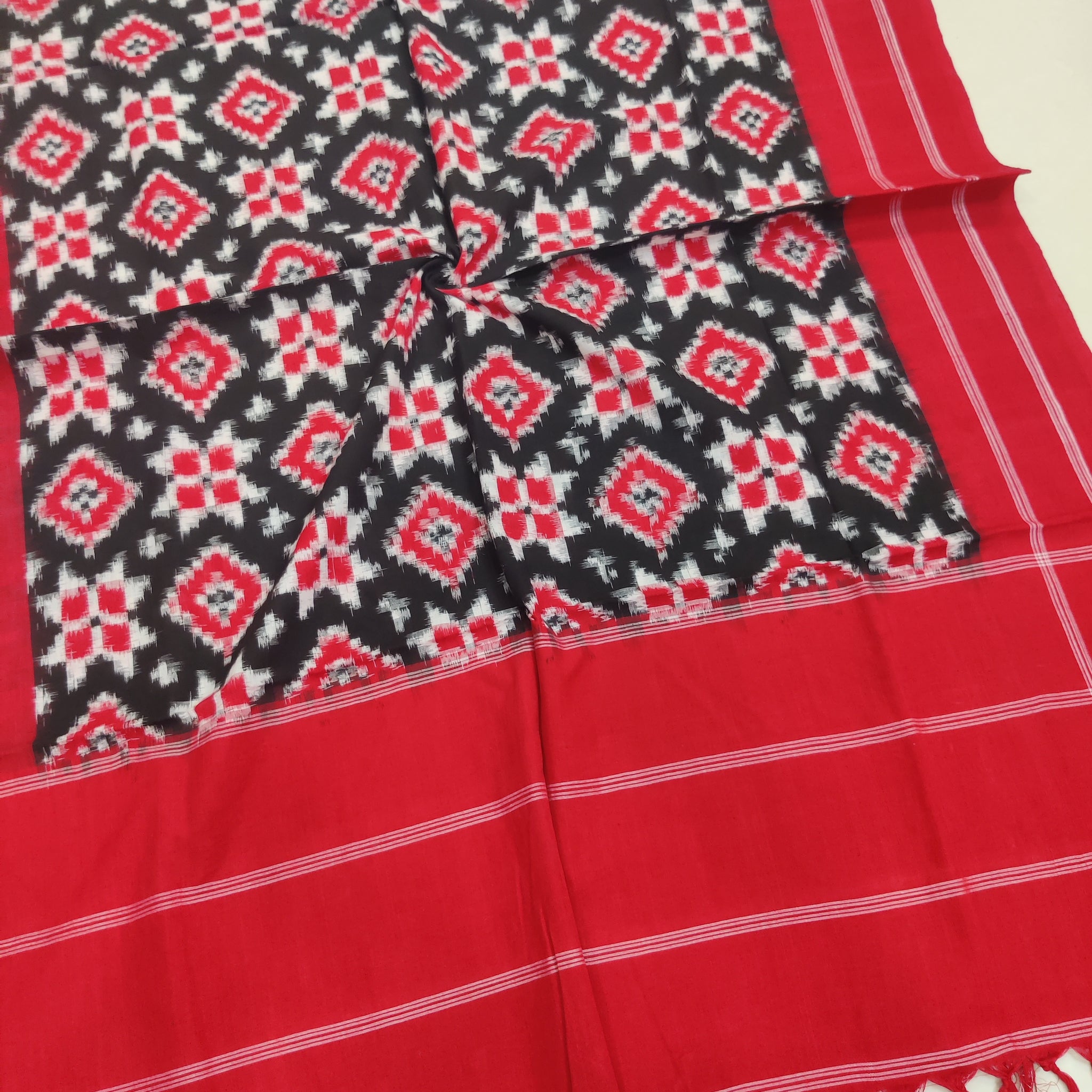 RED - TELIA RUMAL HANDLOOM COTTON POCHAMPALLY DOUBLE IKAT DUPATTA 04