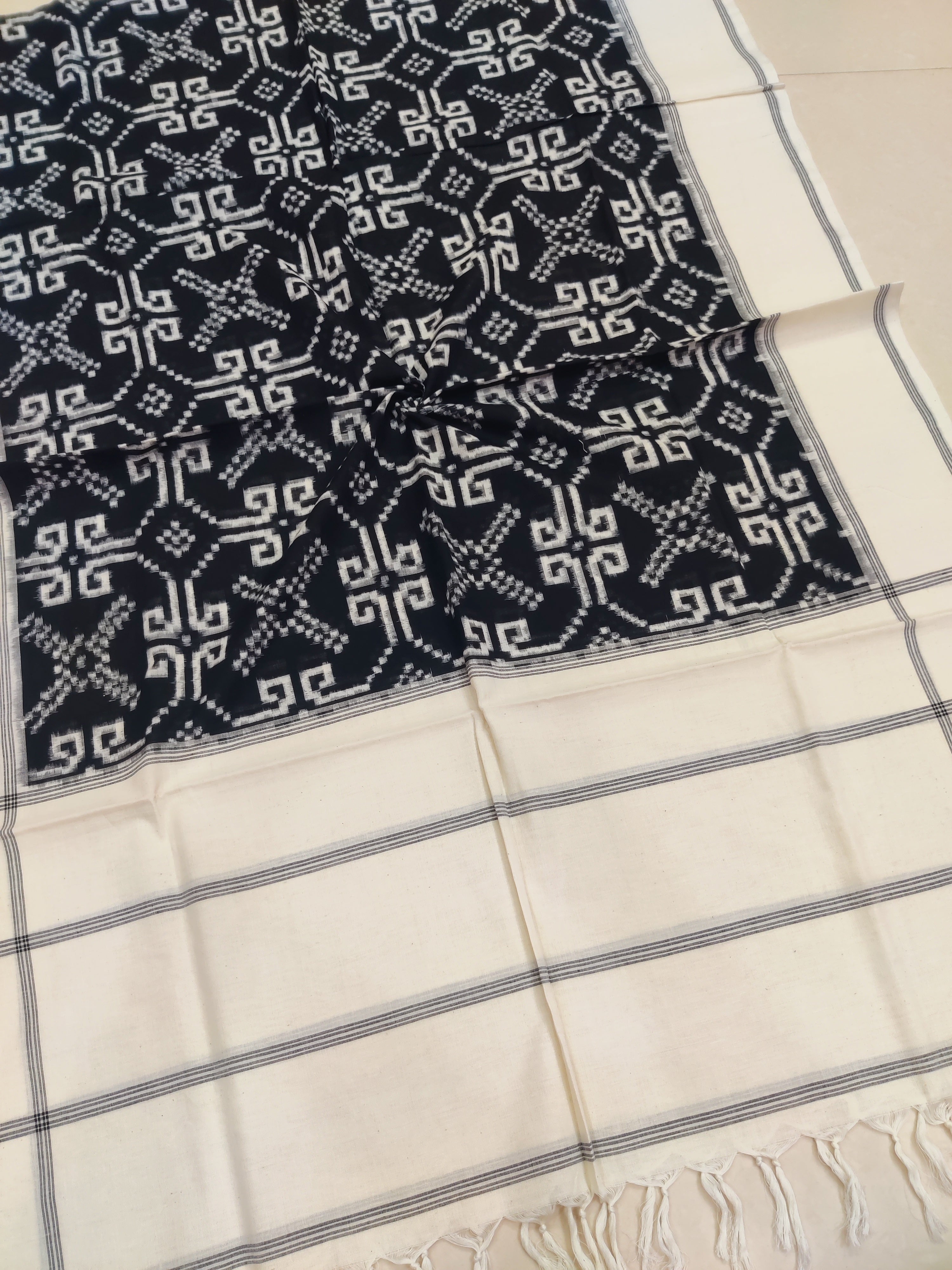 WHITE BLACK - TELIA RUMAL HANDLOOM COTTON POCHAMPALLY DOUBLE IKAT DUPATTA 05