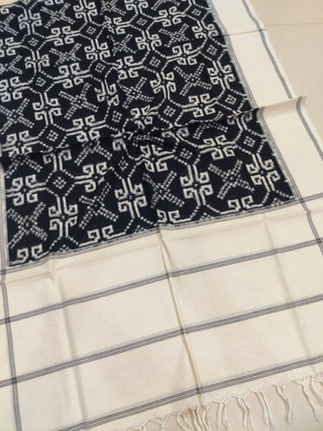 WHITE BLACK - TELIA RUMAL HANDLOOM COTTON POCHAMPALLY DOUBLE IKAT DUPATTA 05