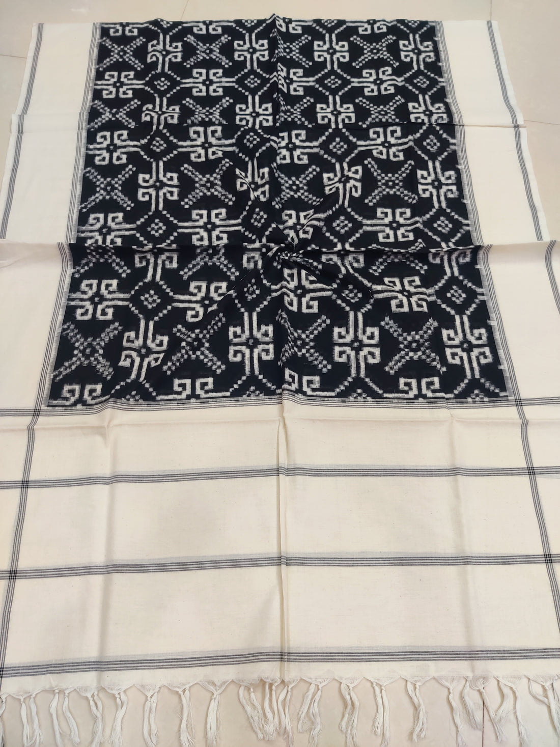 WHITE BLACK - TELIA RUMAL HANDLOOM COTTON POCHAMPALLY DOUBLE IKAT DUPATTA 05