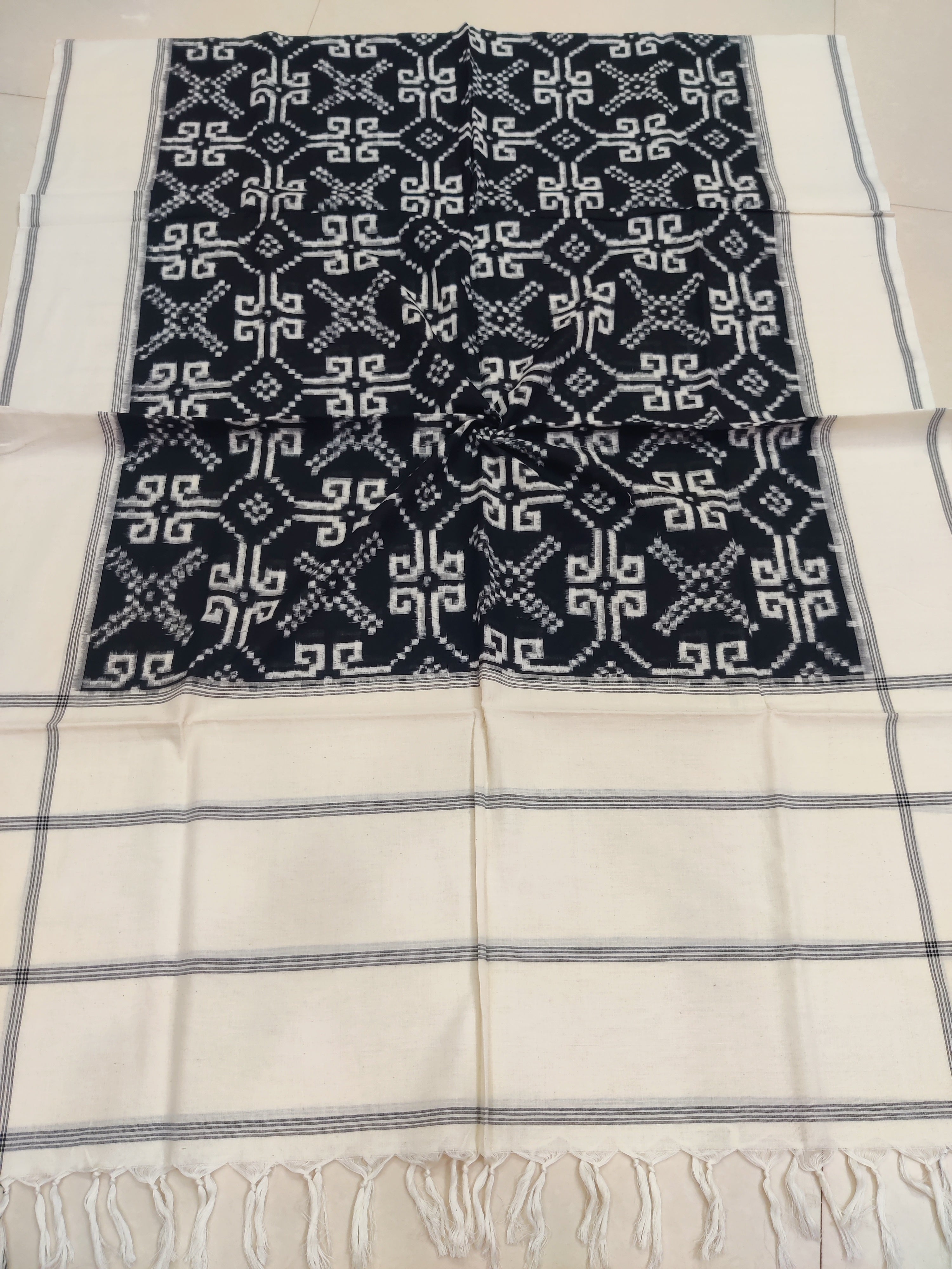 WHITE BLACK - TELIA RUMAL HANDLOOM COTTON POCHAMPALLY DOUBLE IKAT DUPATTA 05