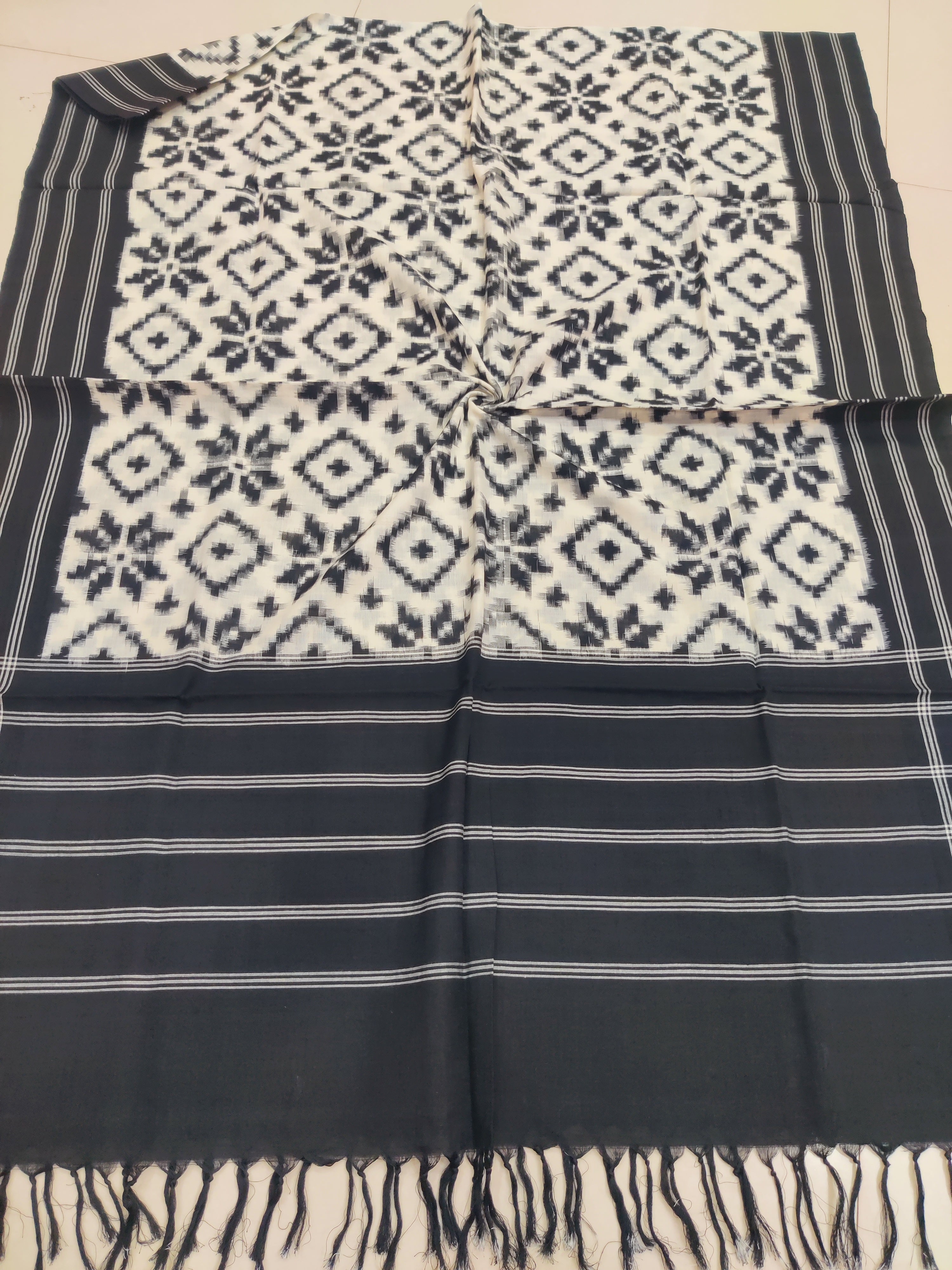BLACK WHITE - TELIA RUMAL HANDLOOM COTTON POCHAMPALLY DOUBLE IKAT DUPATTA 09