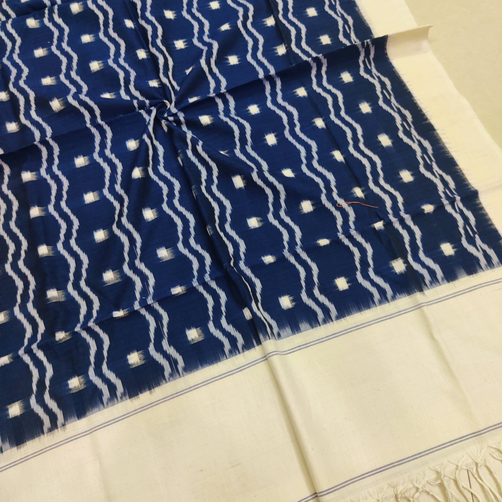 WHITE - POCHAMPALLY DOUBLE IKAT COTTON HANDLOOM DUPATTA 23