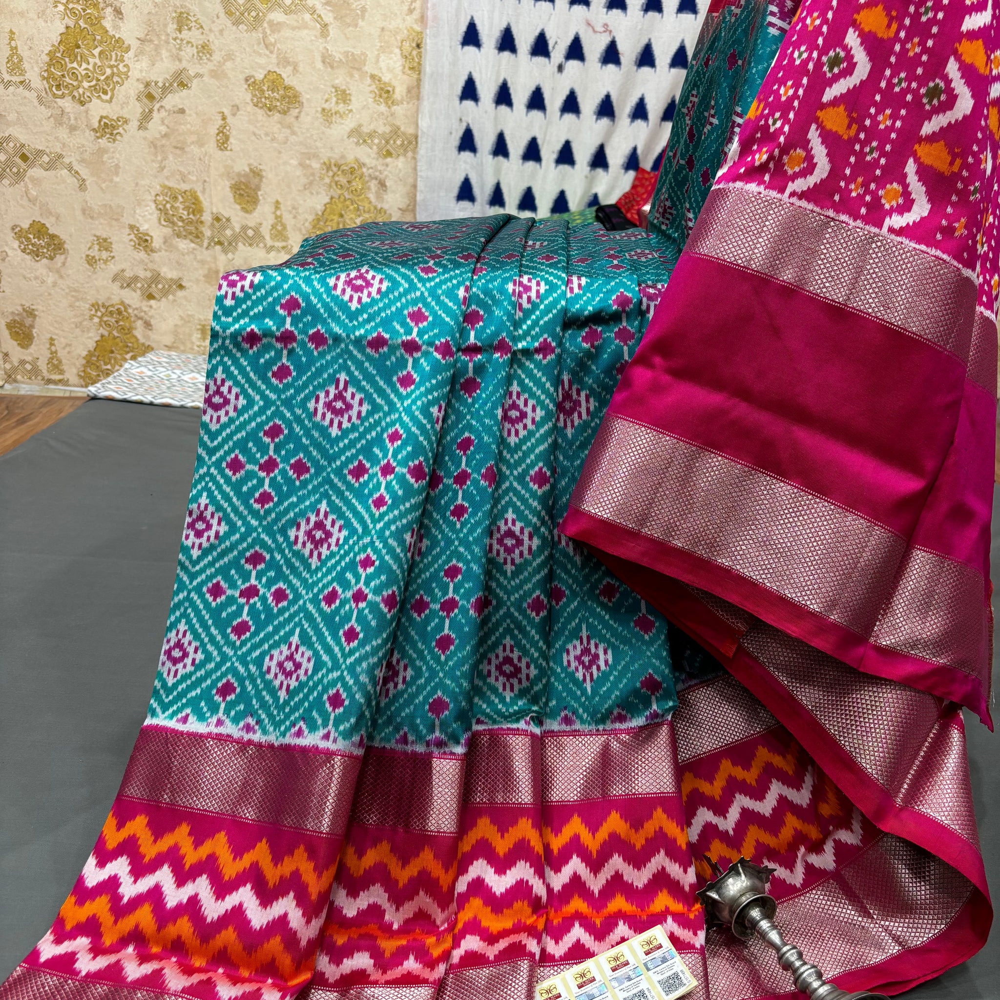 HANDLOOM SILK POCHAMPALLY IKAT SAREE WITH ZARI BORDER 04